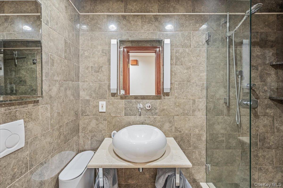 6194 Grove Street, Ridgewood, NY 11385