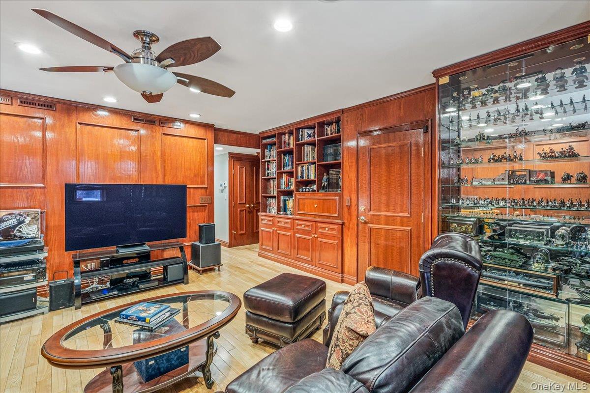 6194 Grove Street, Ridgewood, NY 11385