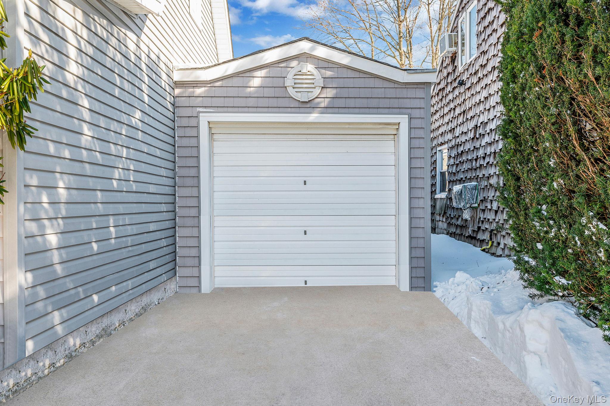 704 S 5th Street, Lindenhurst, NY 11757