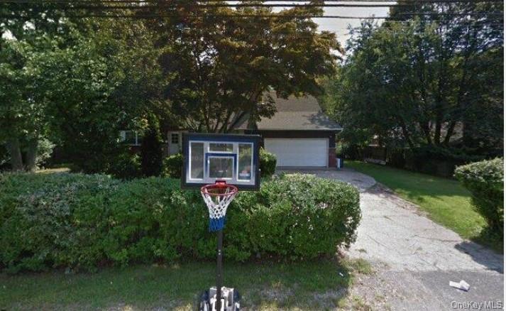 1395 Gardiner Drive, Bay Shore, NY 11706