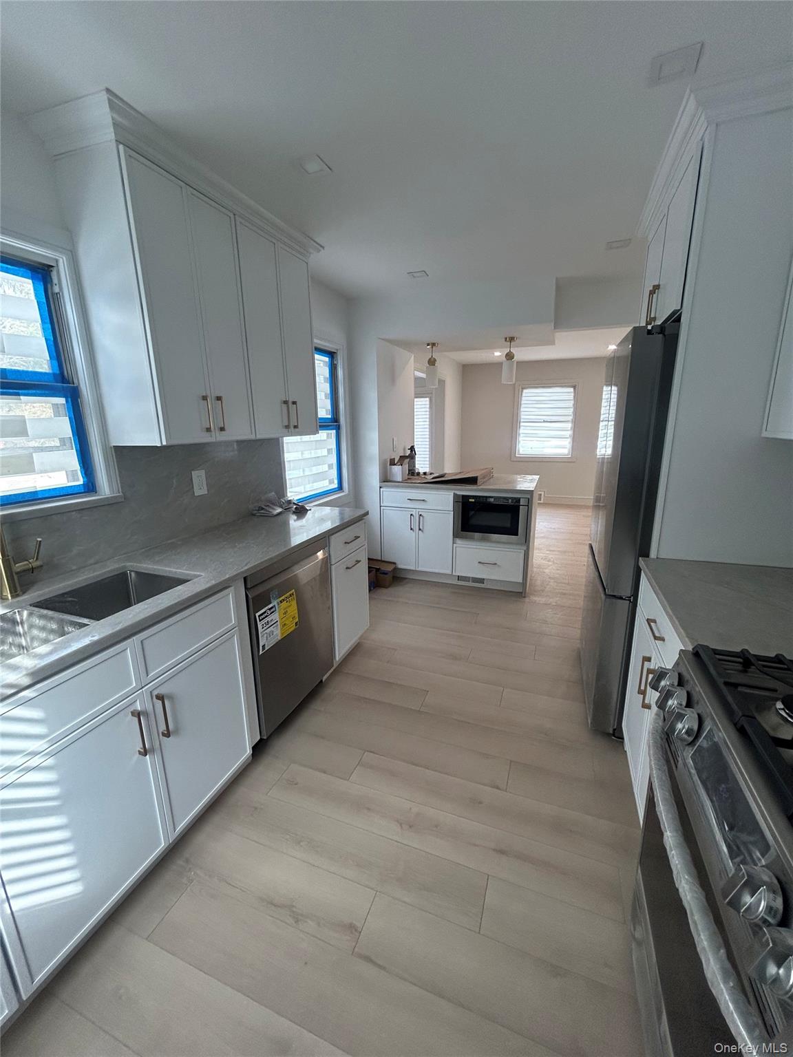 6 Park Place, Great Neck, NY 11024