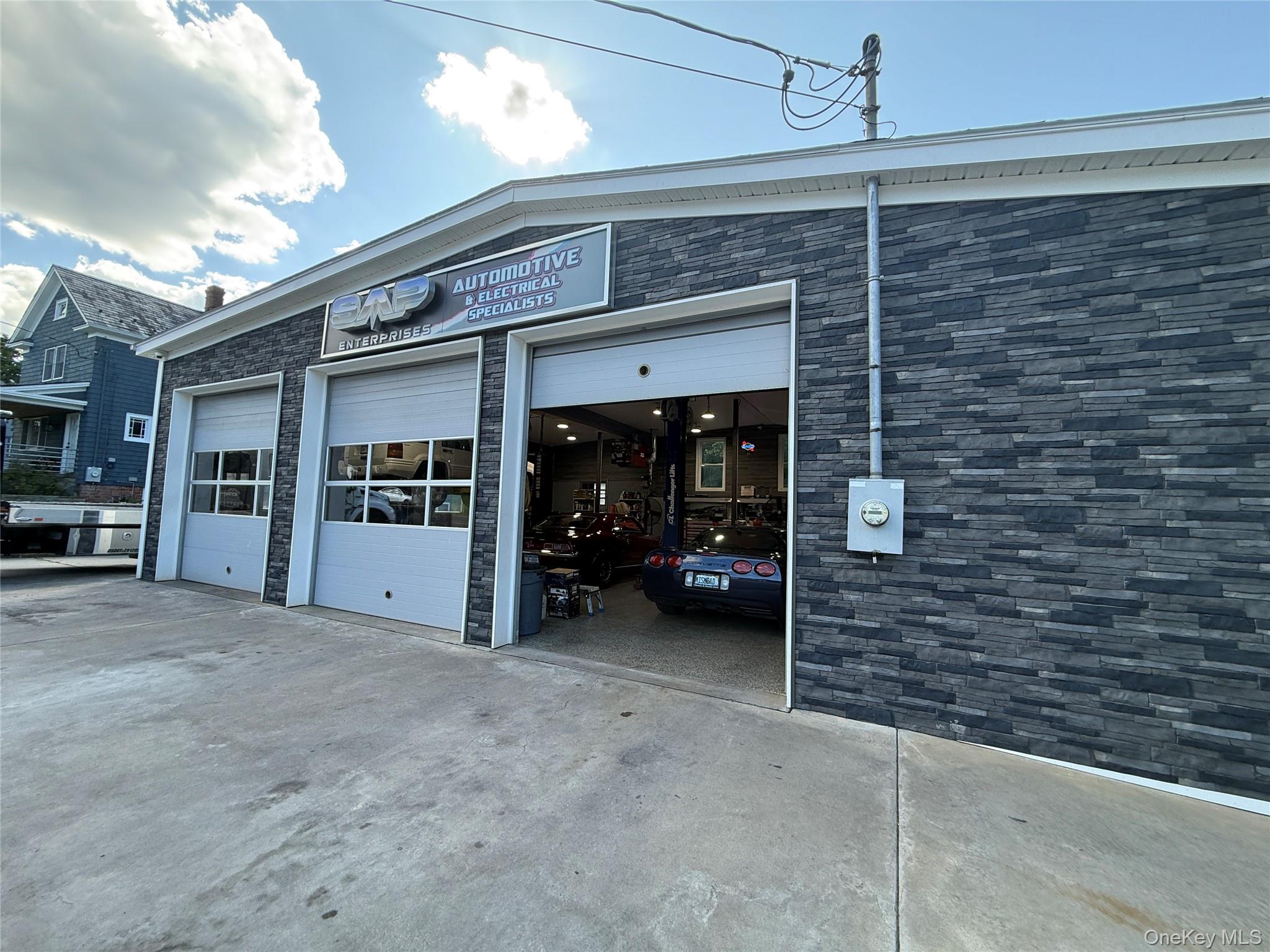 944 E Main Street, Riverhead, NY 11901