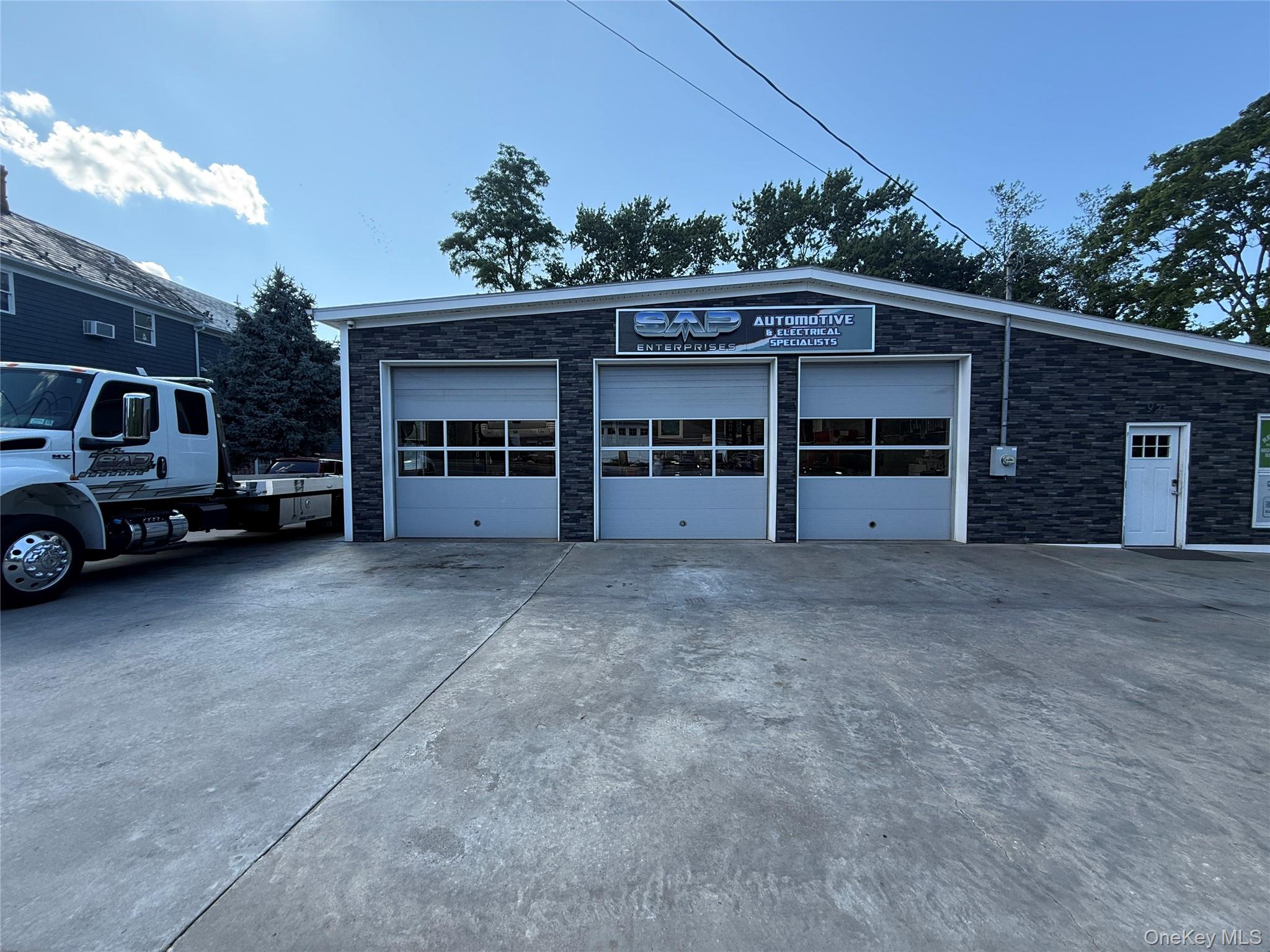 944 E Main Street, Riverhead, NY 11901