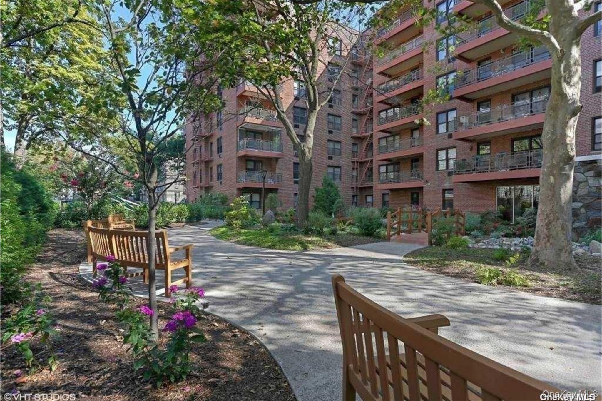 87-10 51st Ave # 5H, Elmhurst, NY 11373