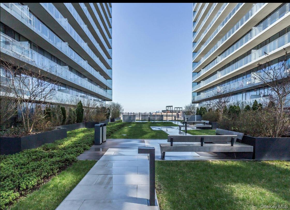 131-03 40th Road # 15J, Flushing, NY 11354