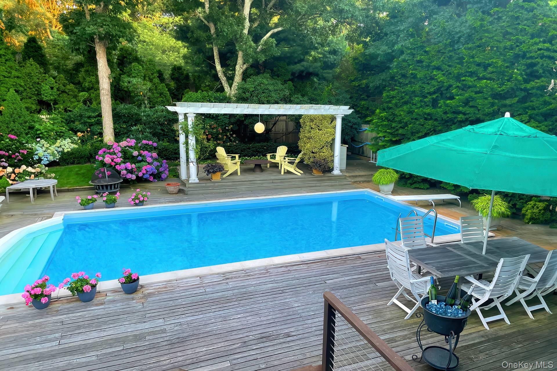 17 S Peninsula Drive, Hampton Bays, NY 11946