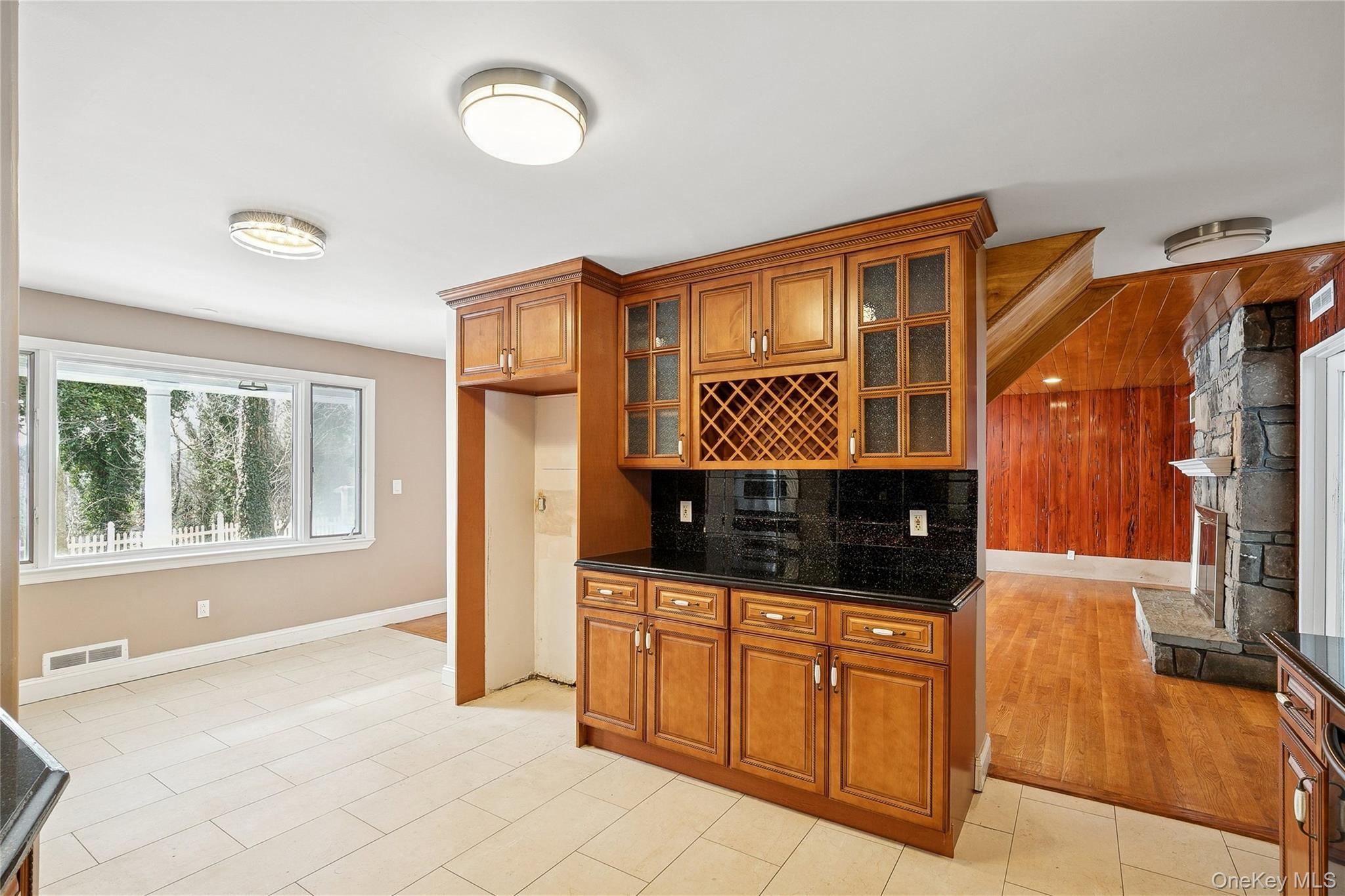 549 Woodbury Road, Cold Spring Harbor, NY 11724