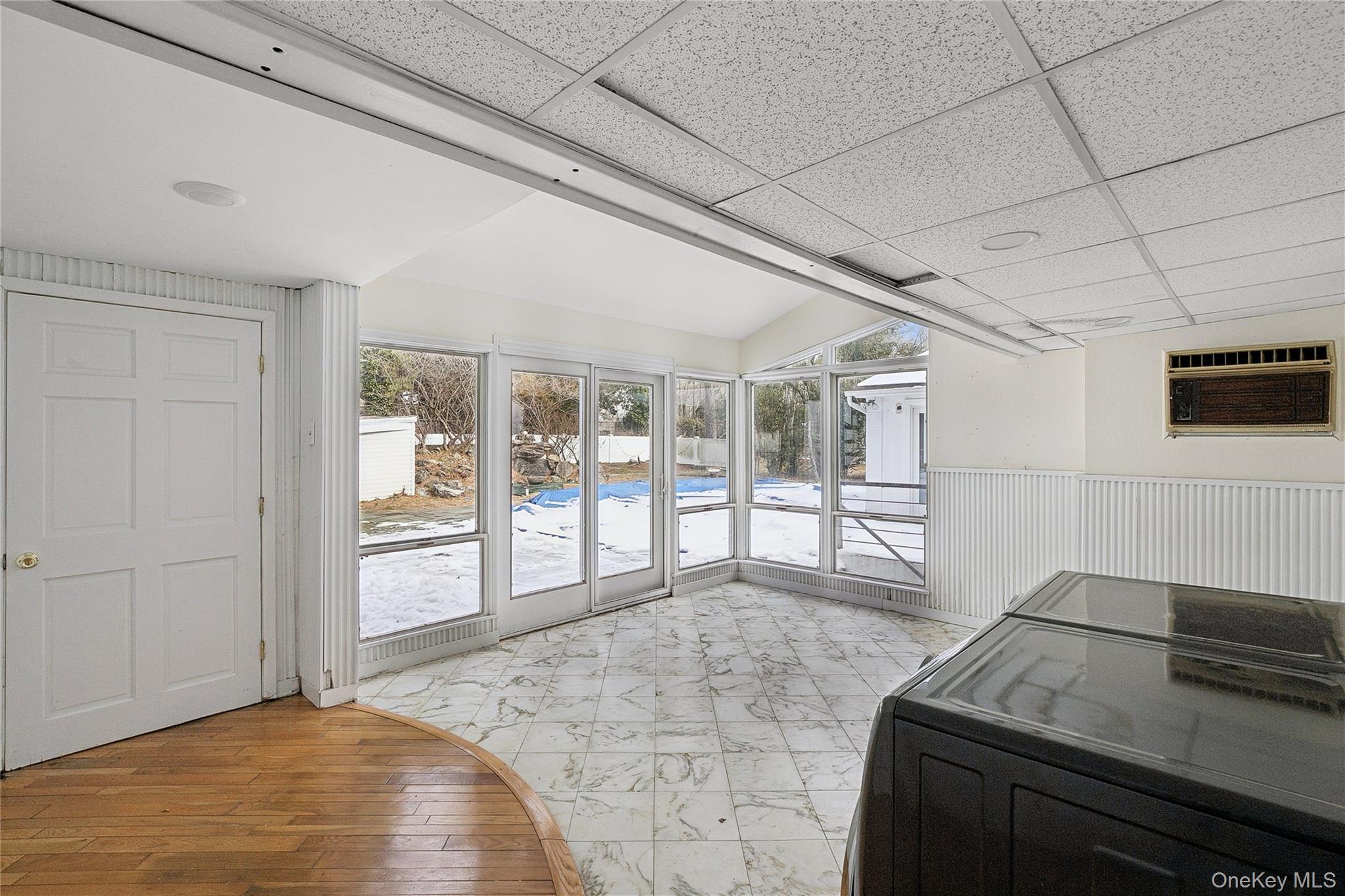 549 Woodbury Road, Cold Spring Harbor, NY 11724