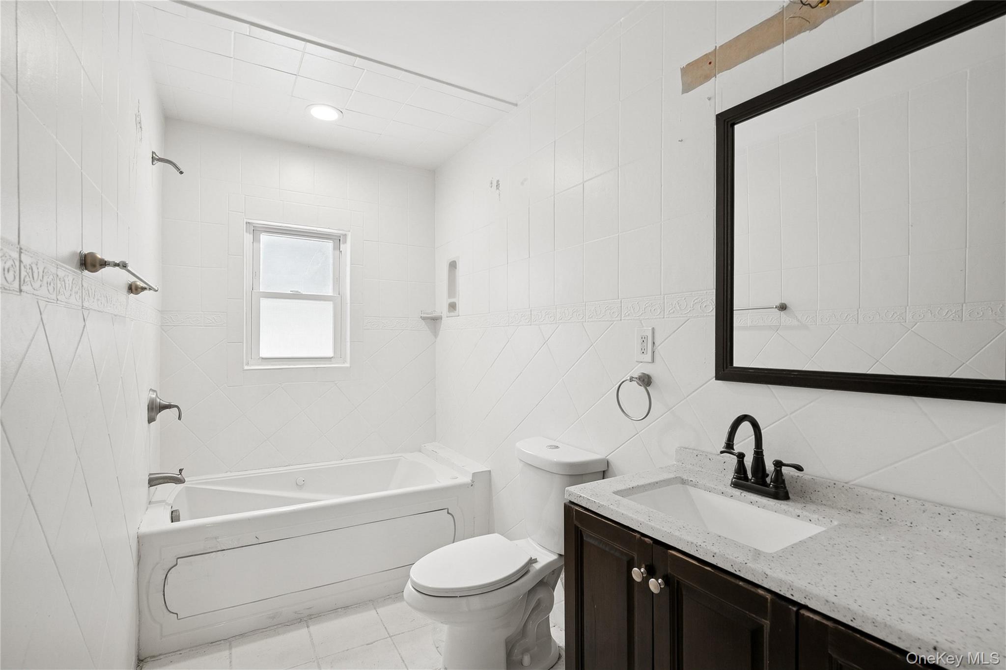 549 Woodbury Road, Cold Spring Harbor, NY 11724