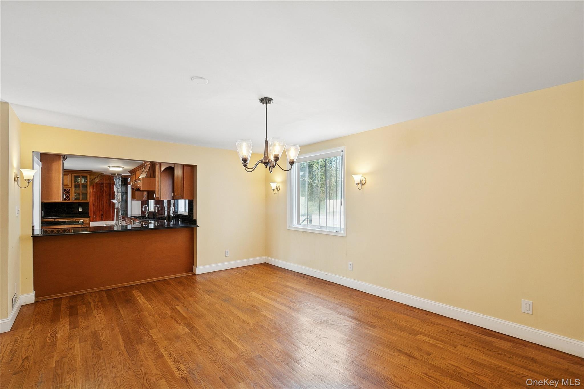 549 Woodbury Road, Cold Spring Harbor, NY 11724