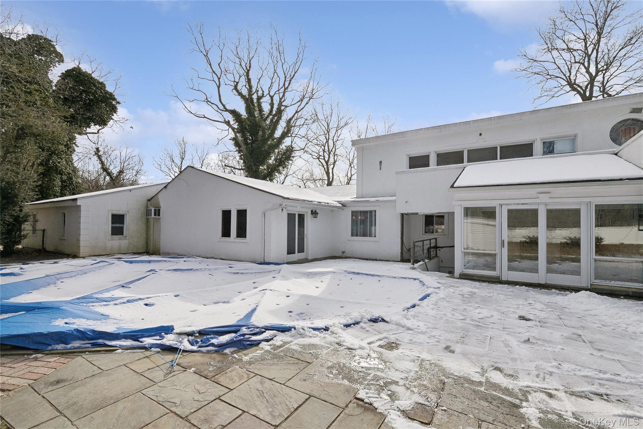 549 Woodbury Road, Cold Spring Harbor, NY 11724