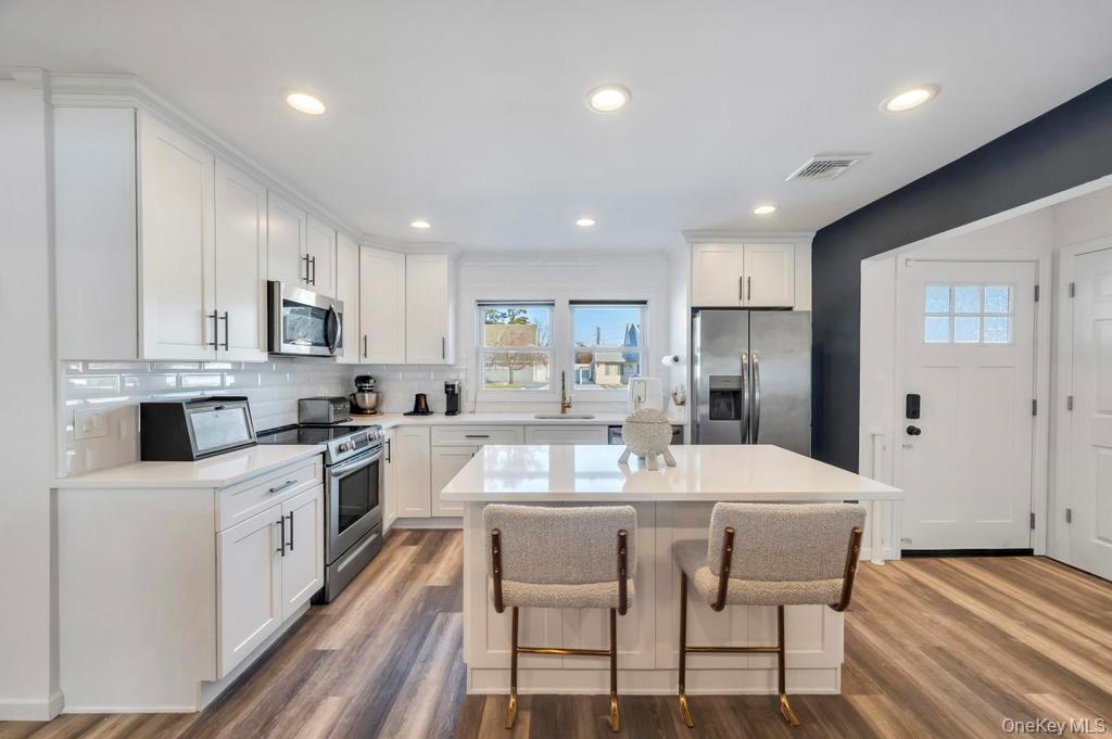 10 Petal Lane, Hicksville, NY 11801