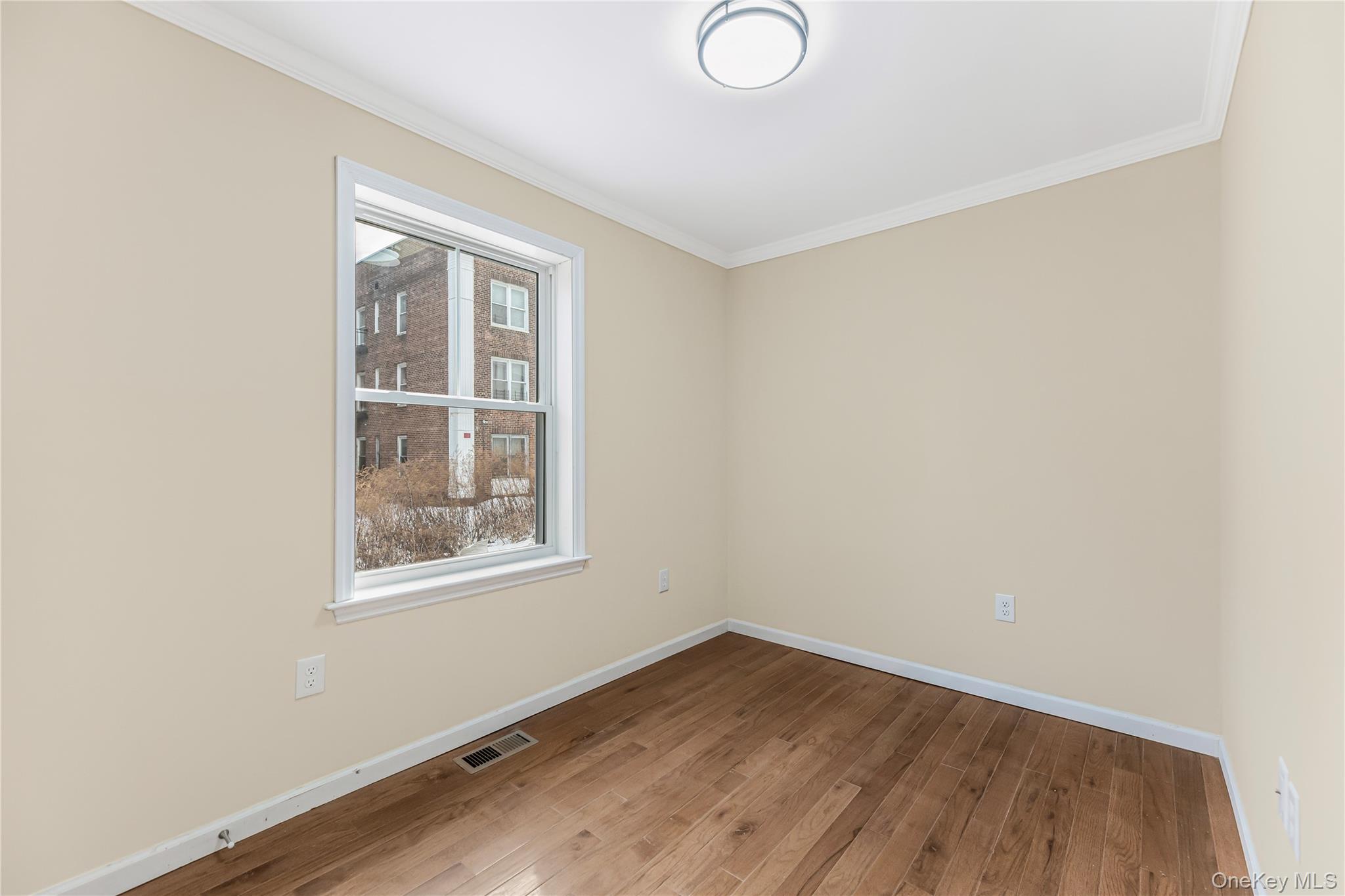 320 E 4th Street, Mount Vernon, NY 10553