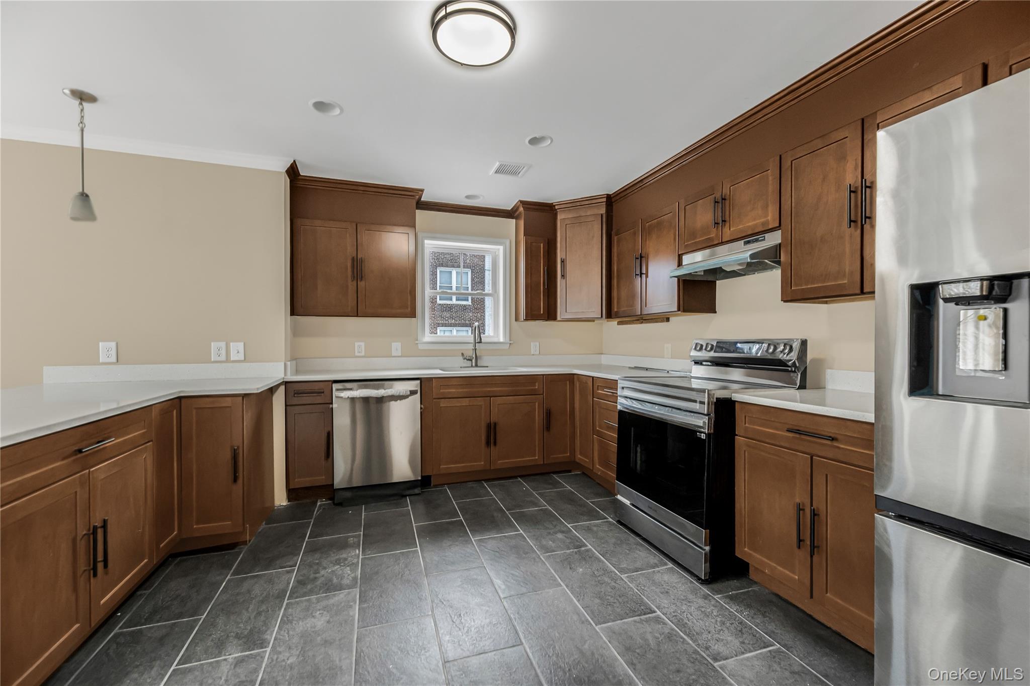 320 E 4th Street, Mount Vernon, NY 10553