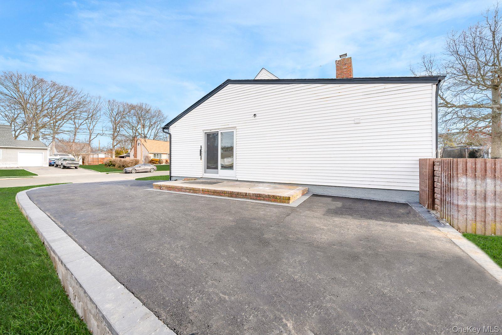 42 Ronald Drive N, Amityville, NY 11701