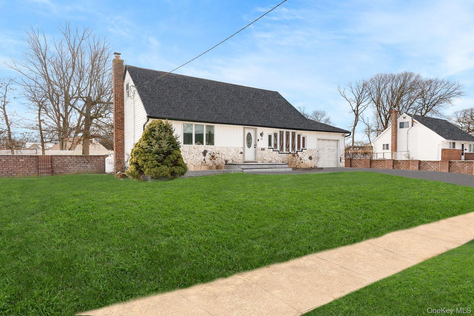 42 Ronald Drive N, Amityville, NY 11701