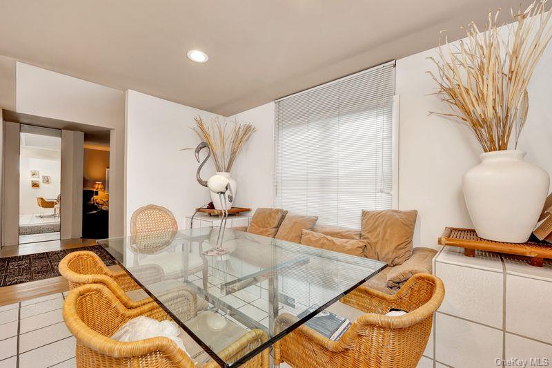 27 Fairway Drive, Manhasset, NY 11030