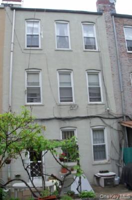 6556 Myrtle Avenue, Glendale, NY 11385