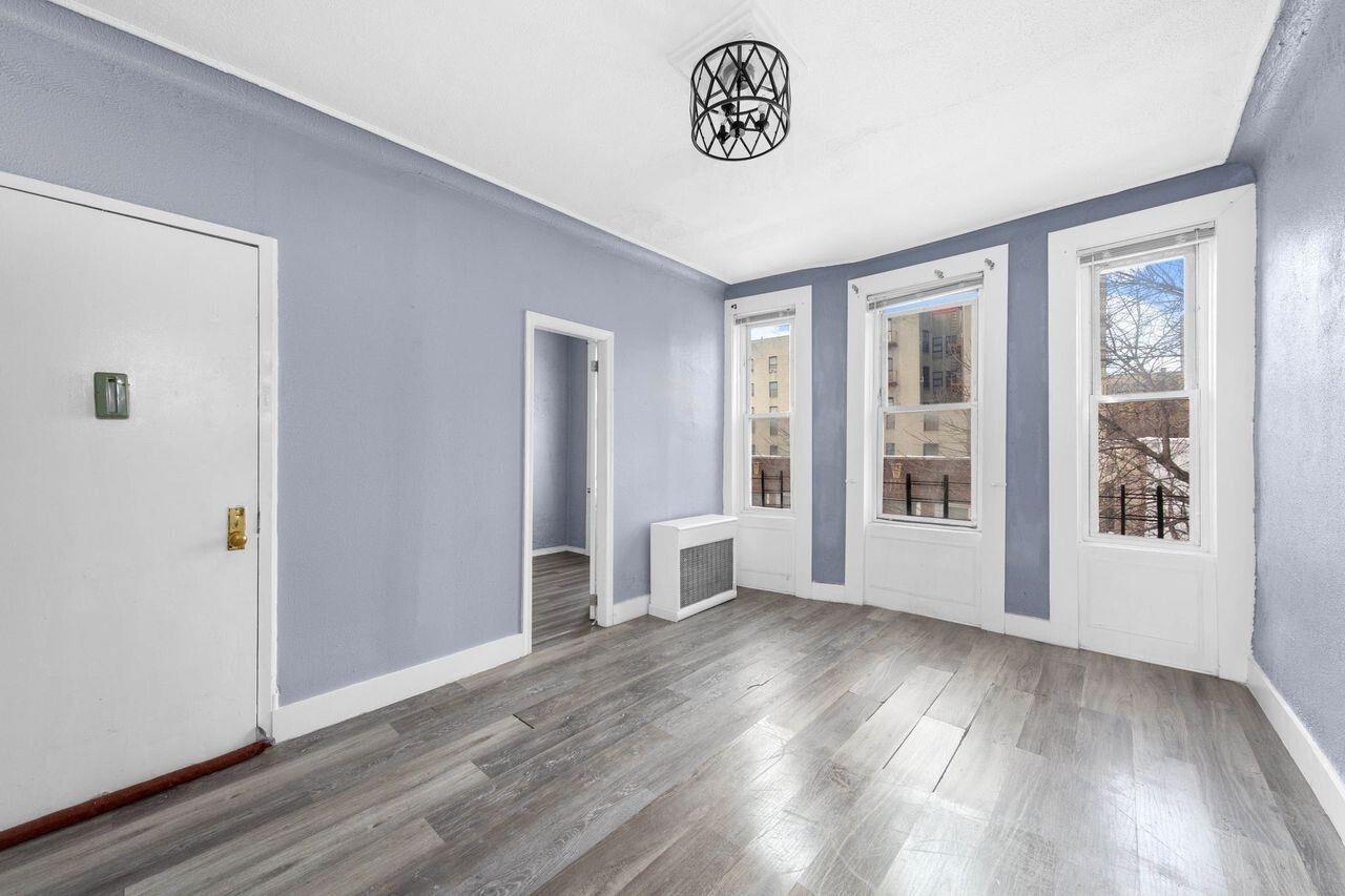 1070 GRANT Avenue, Bronx, NY 10456