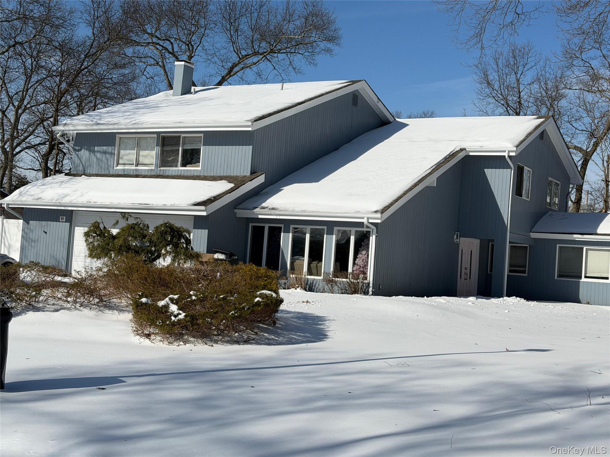 19 Nixon Street, Farmingville, NY 11738