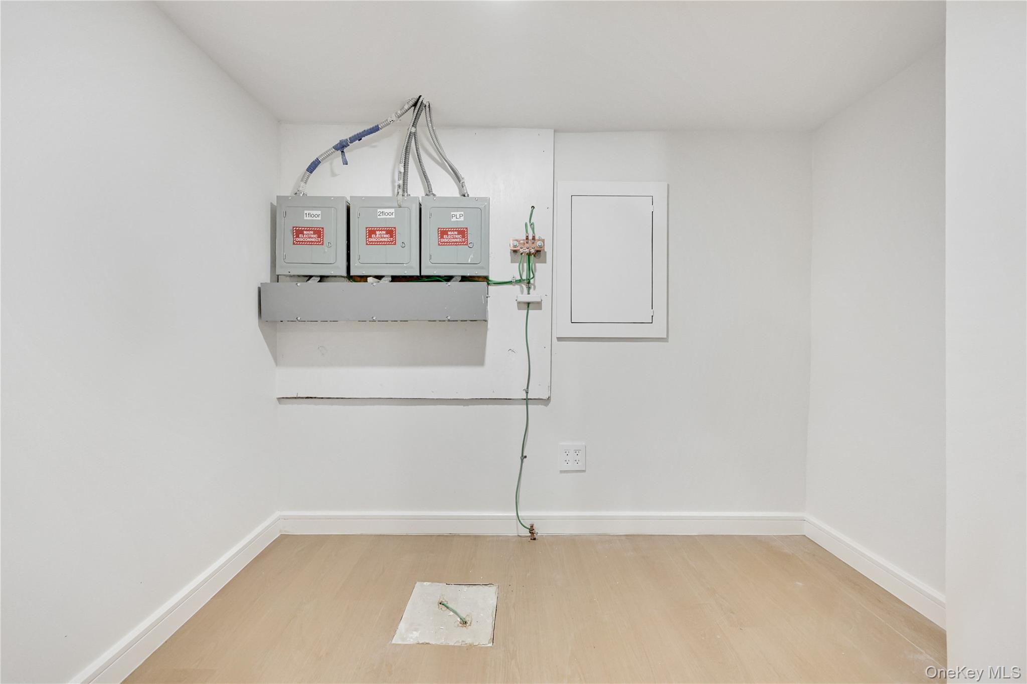 962 east 221 Street, Bronx, NY 10469