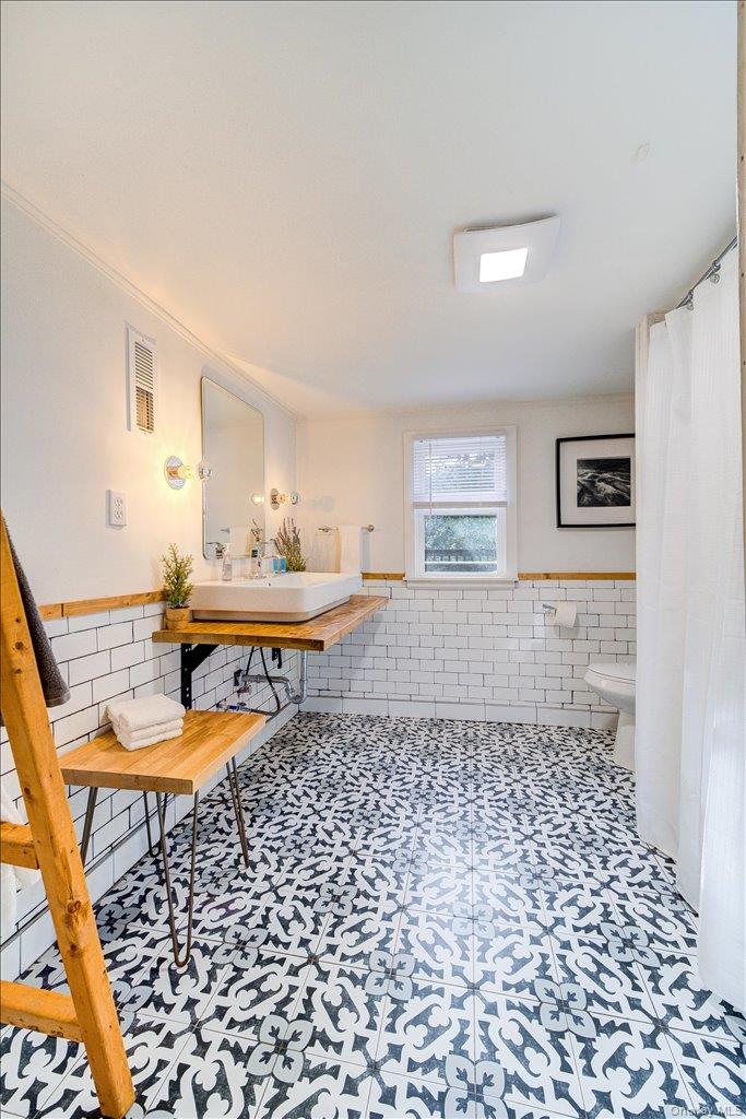 34 Overlook Road, Woodbourne, NY 12788