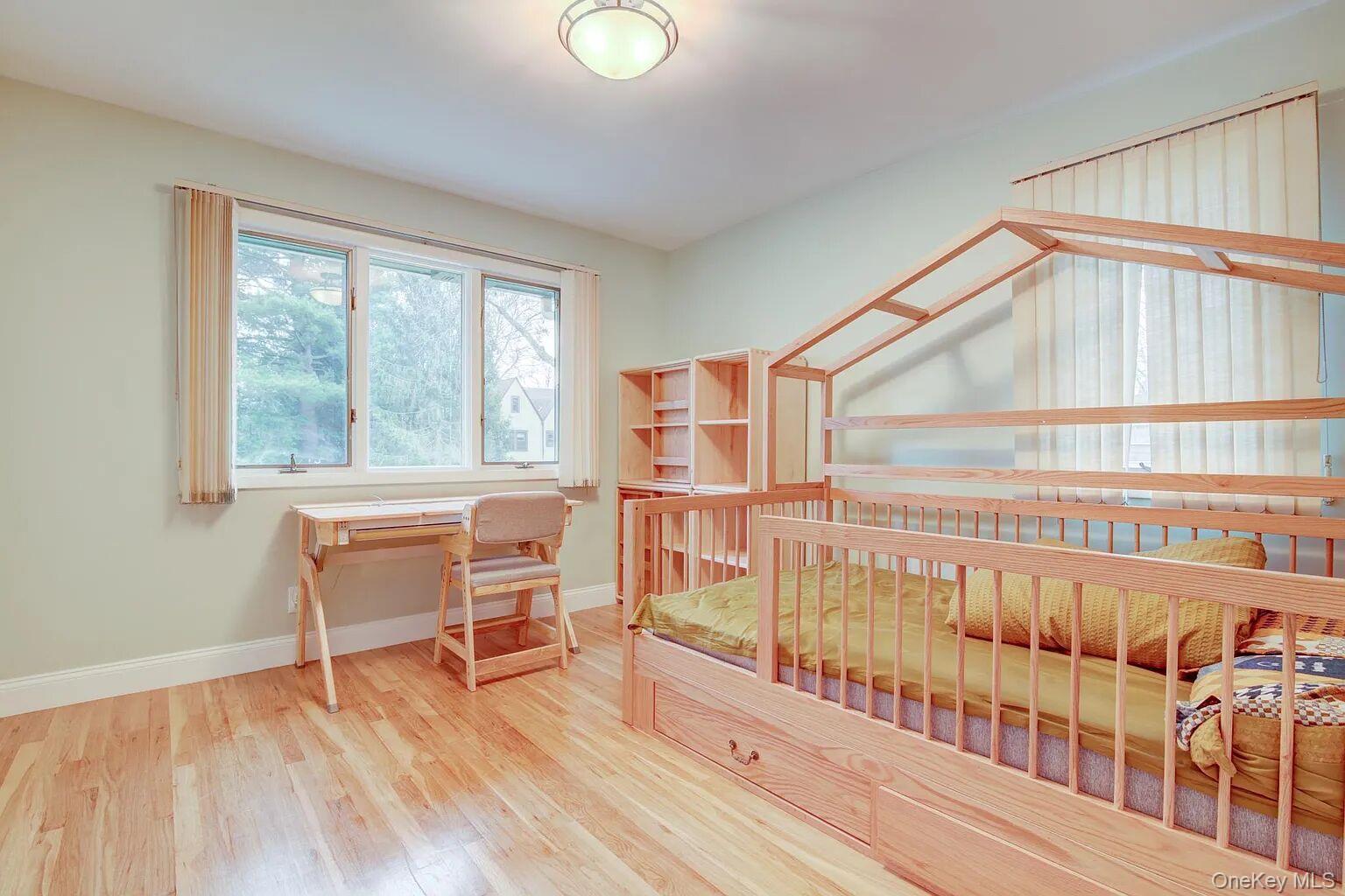 25 North Drive, Great Neck, NY 11021