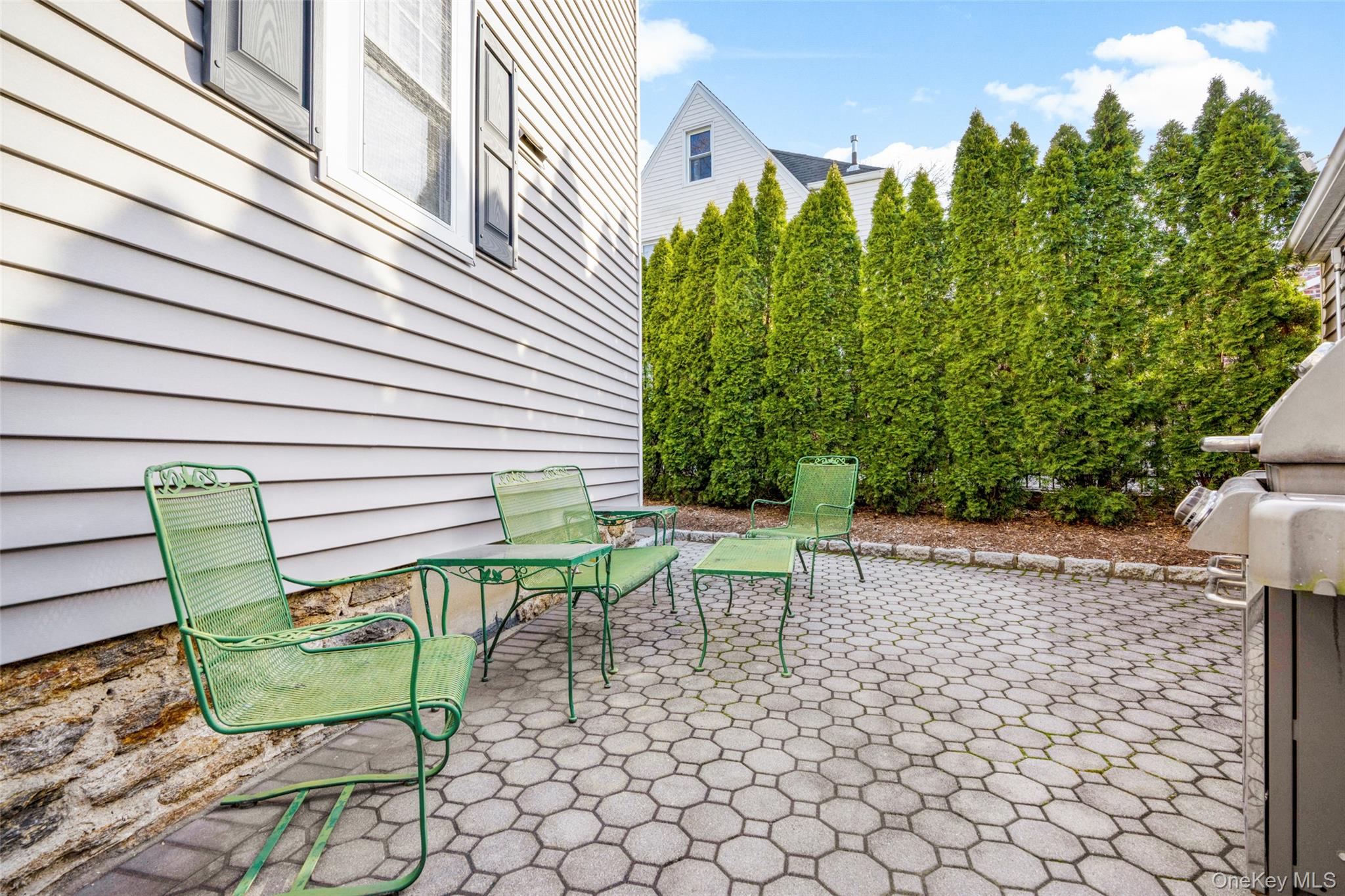 551 Wolfs Lane, Pelham, NY 10803