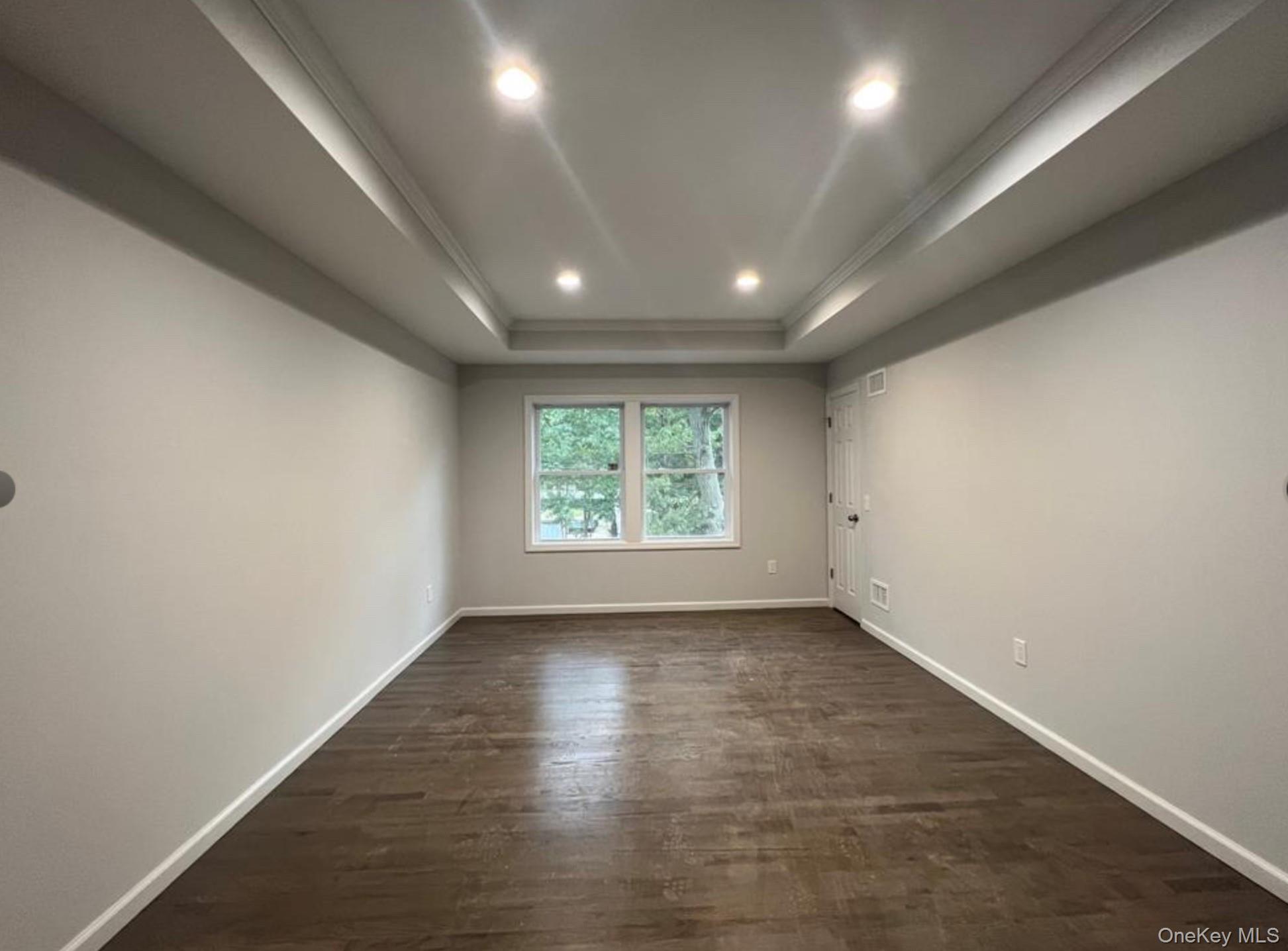 492 Blue Point Road, Farmingville, NY 11738