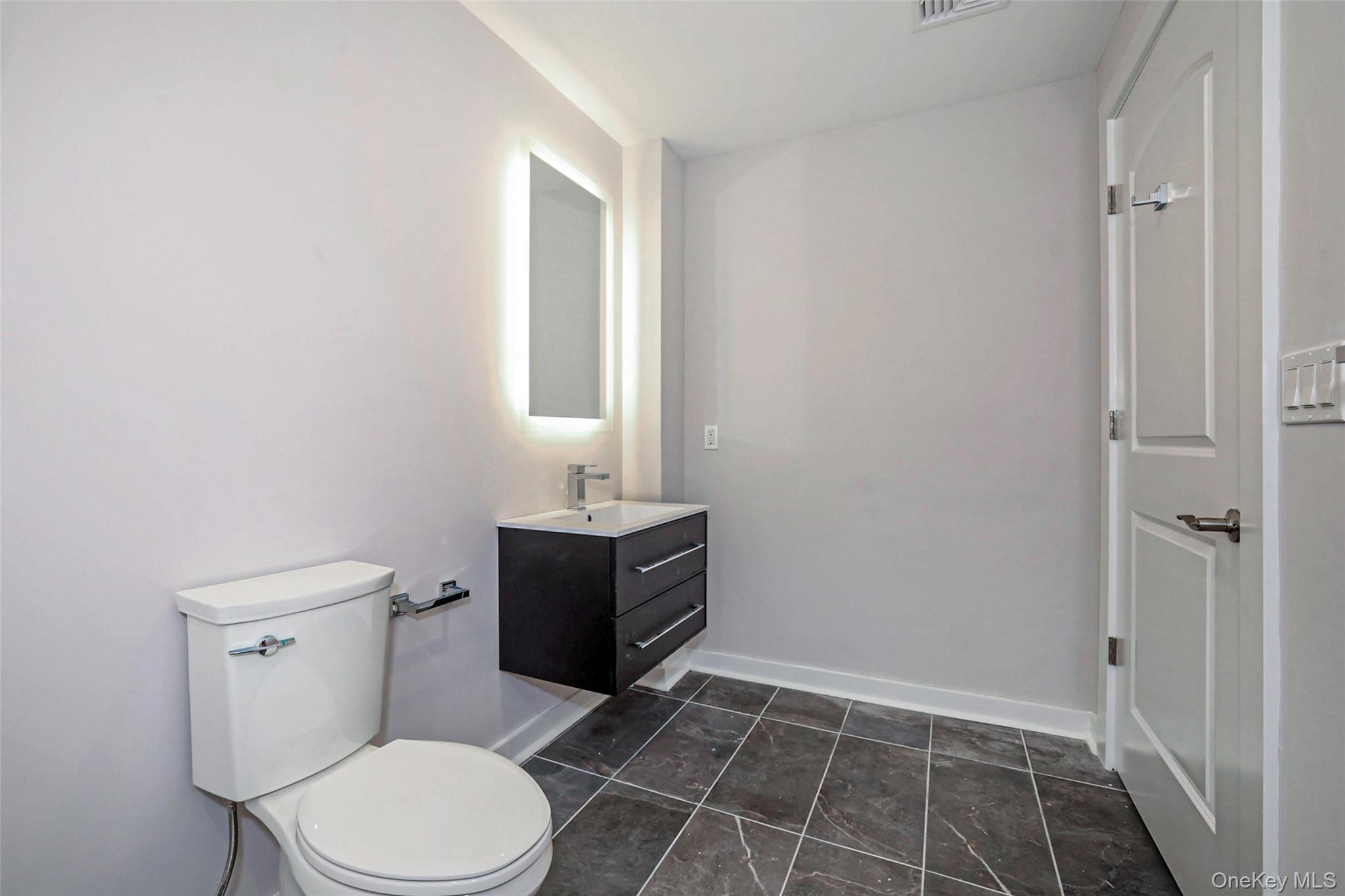 500 Commerce Street # 108, Hawthorne, NY 10532