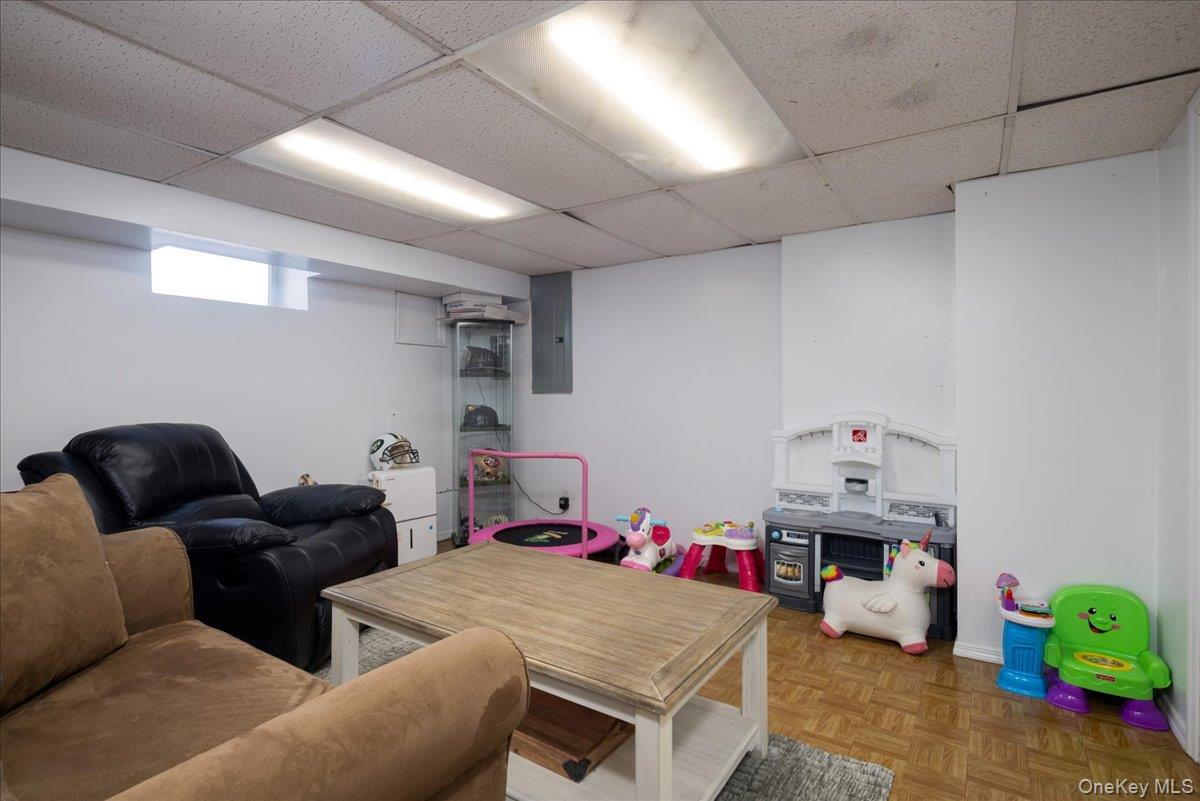 3195 Nantucket Lane, Oceanside, NY 11572