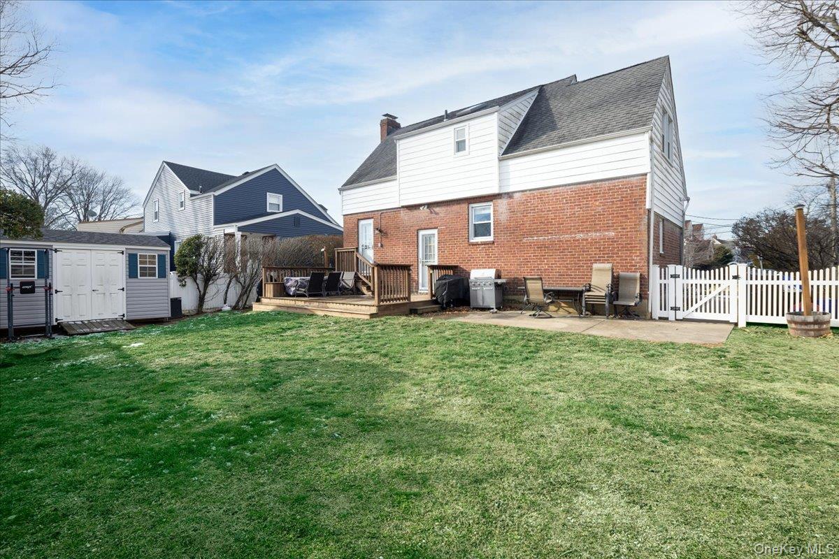 3195 Nantucket Lane, Oceanside, NY 11572