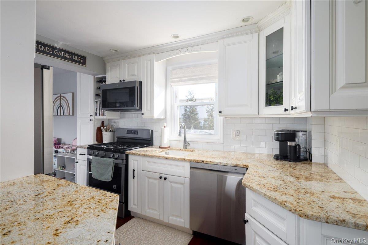 3195 Nantucket Lane, Oceanside, NY 11572