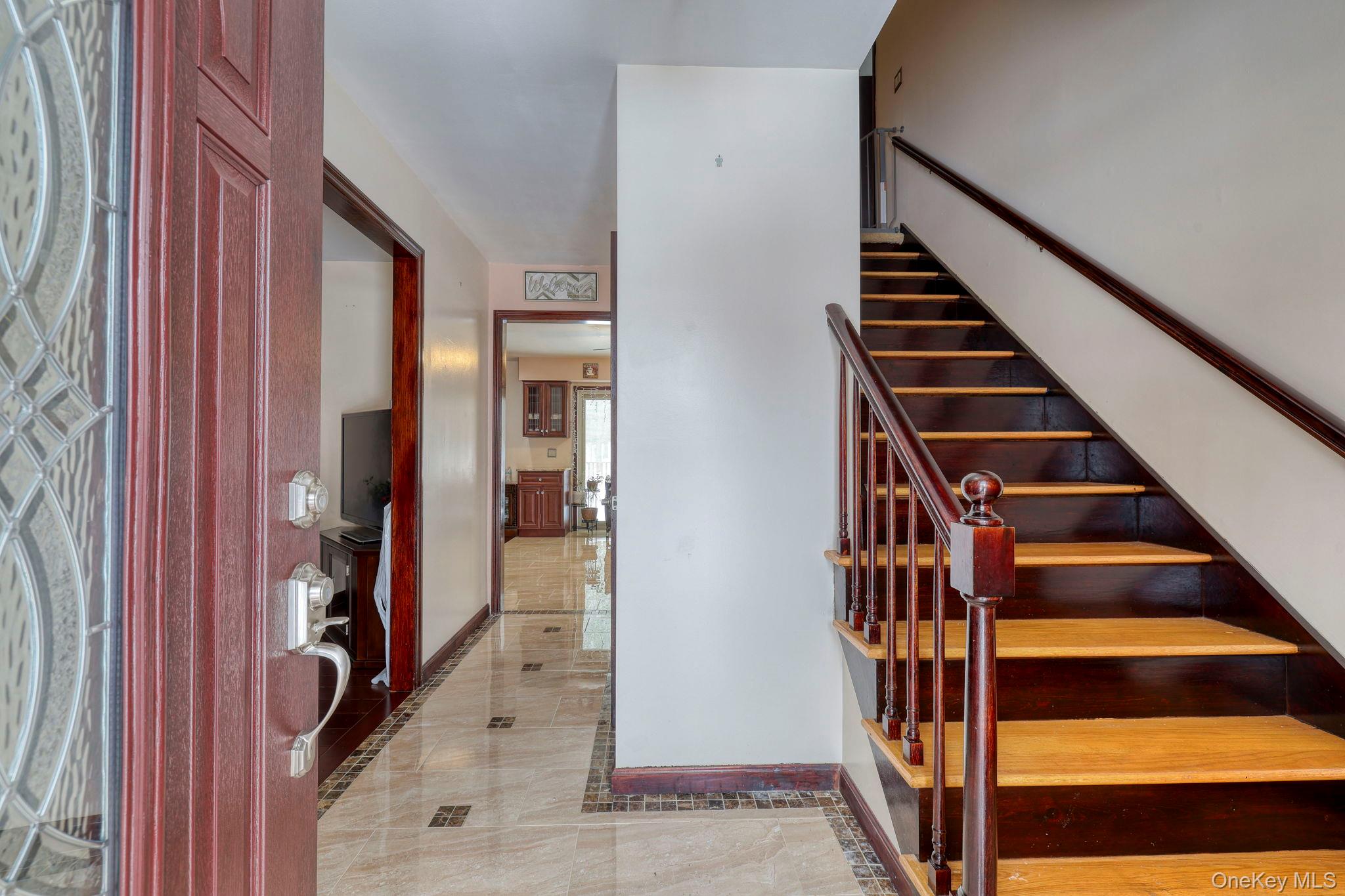 12 Nob Hill Road, Poughkeepsie, NY 12603