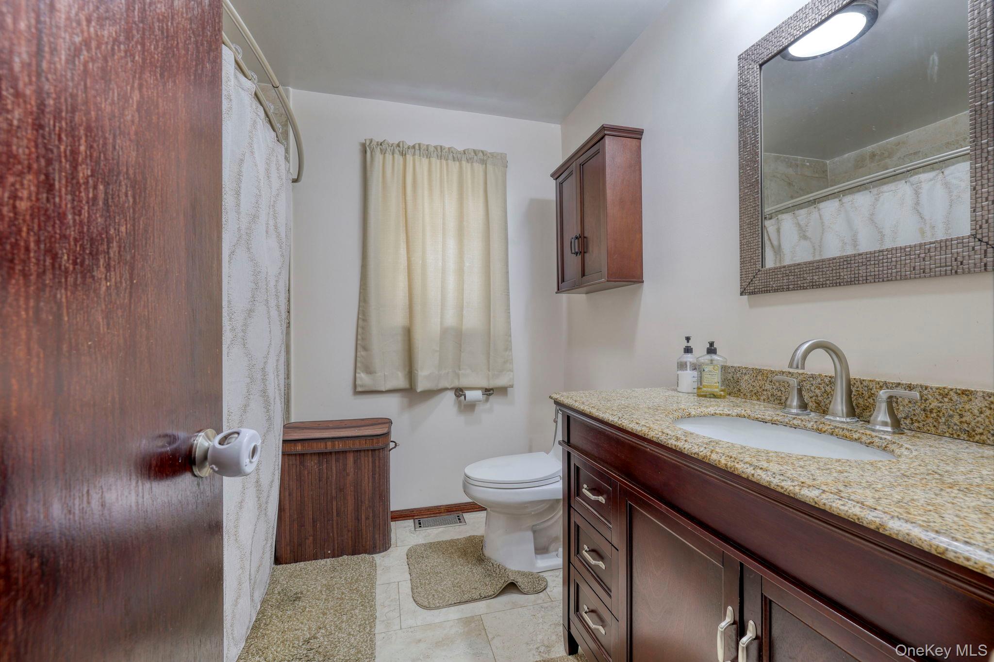 12 Nob Hill Road, Poughkeepsie, NY 12603