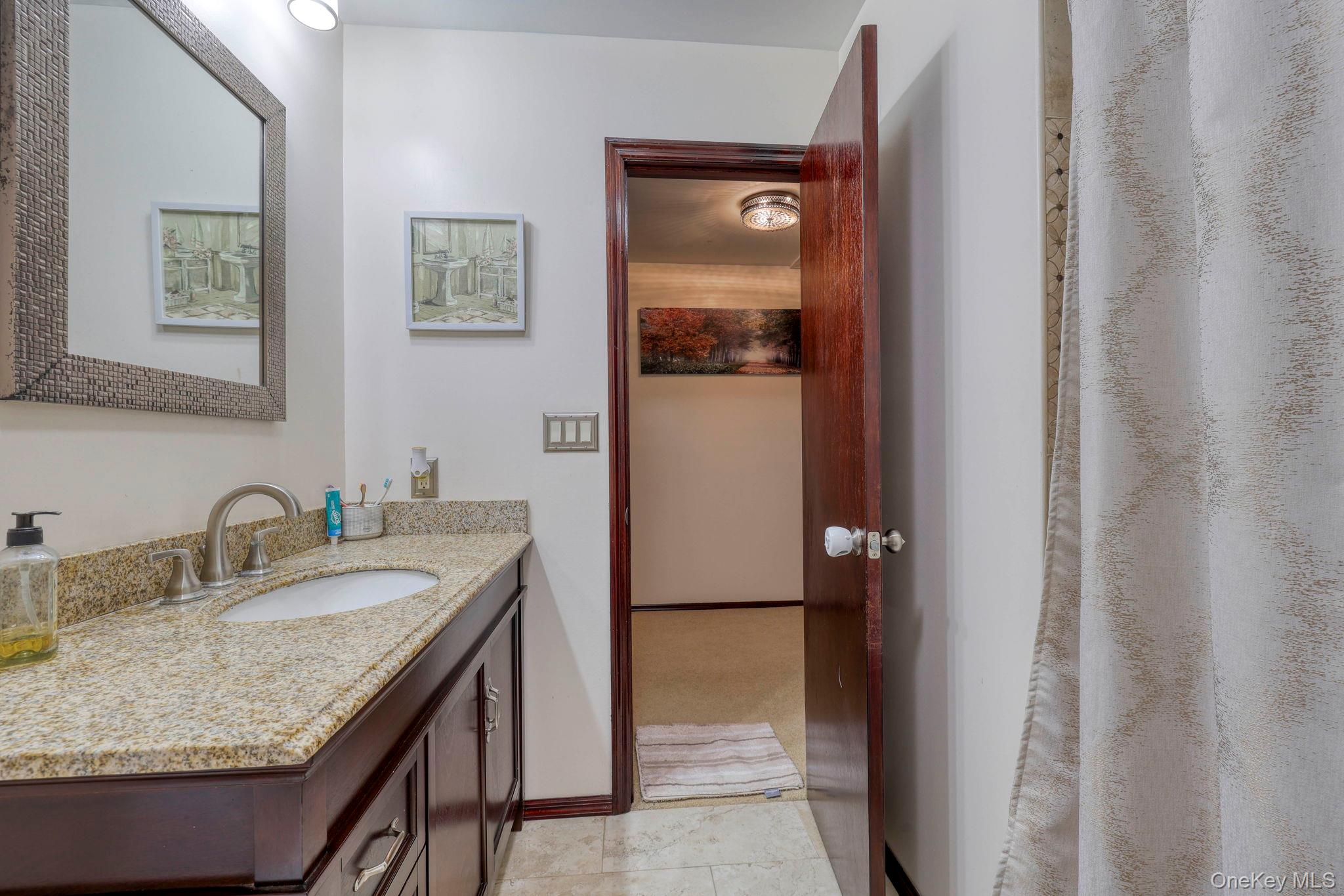 12 Nob Hill Road, Poughkeepsie, NY 12603