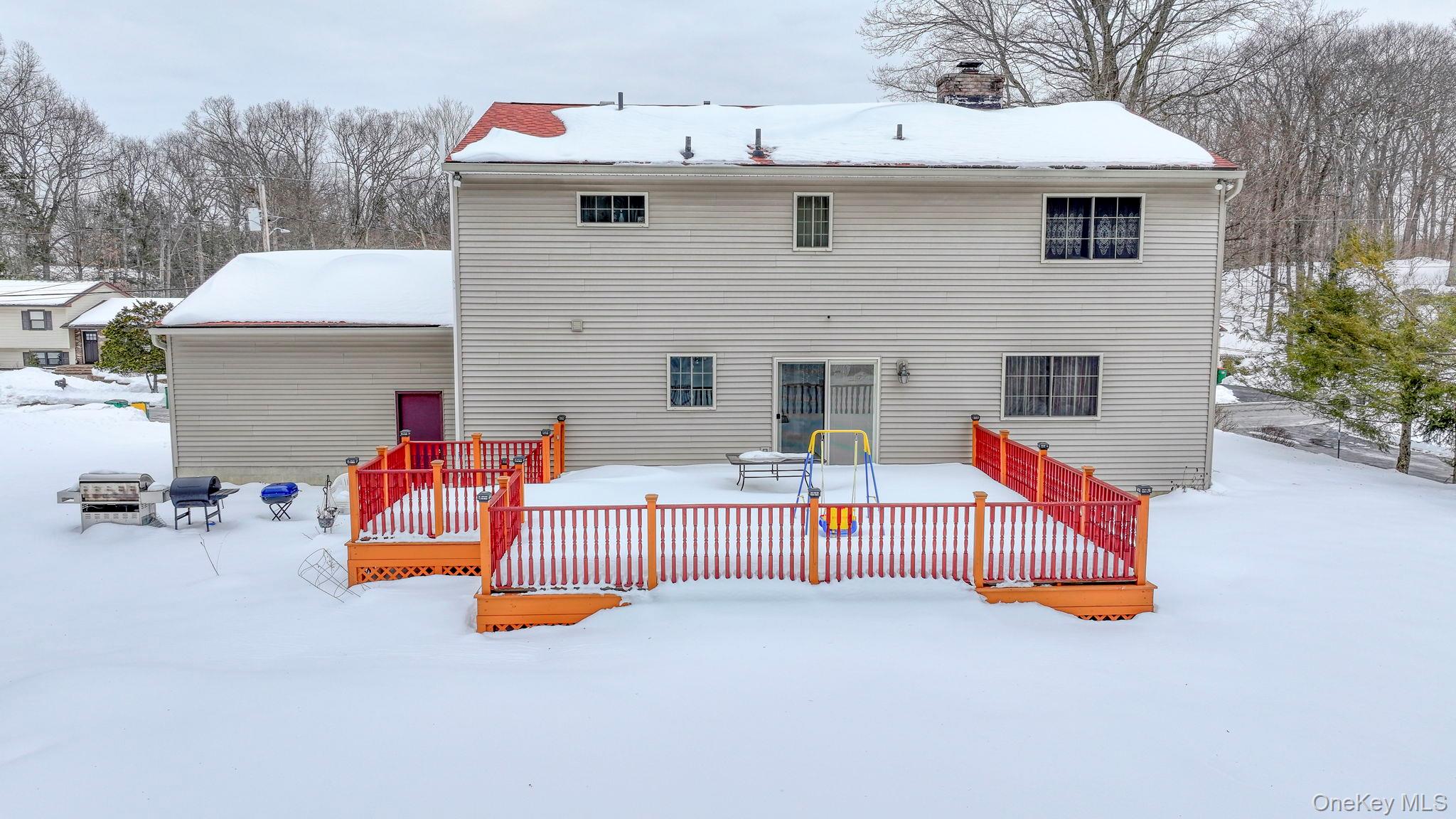 12 Nob Hill Road, Poughkeepsie, NY 12603