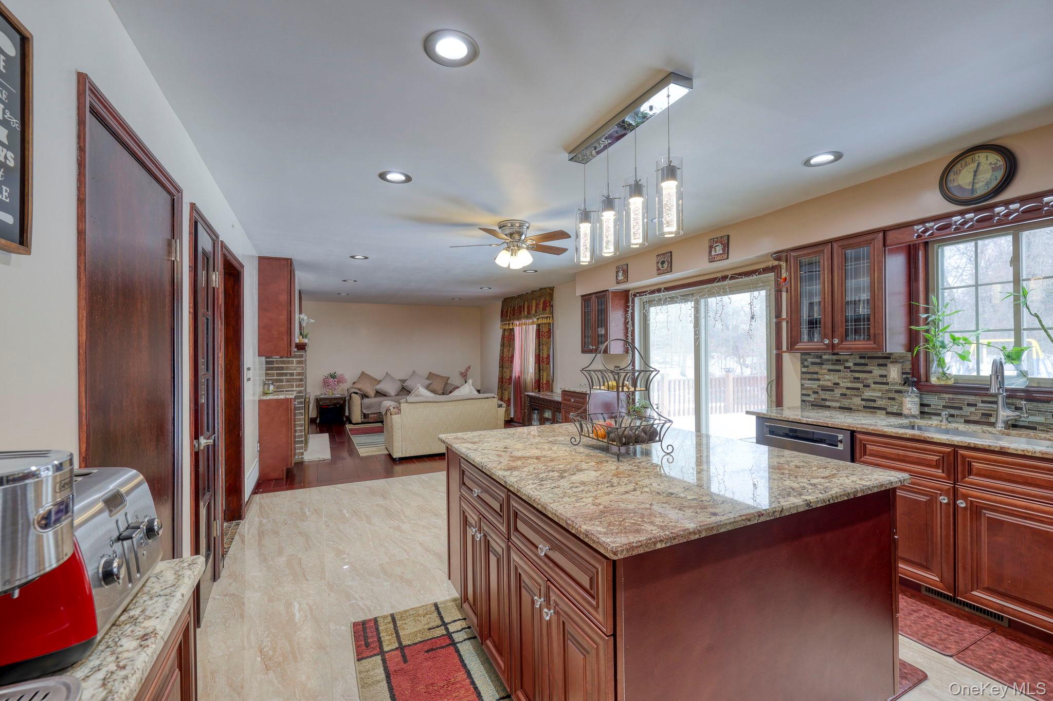 12 Nob Hill Road, Poughkeepsie, NY 12603