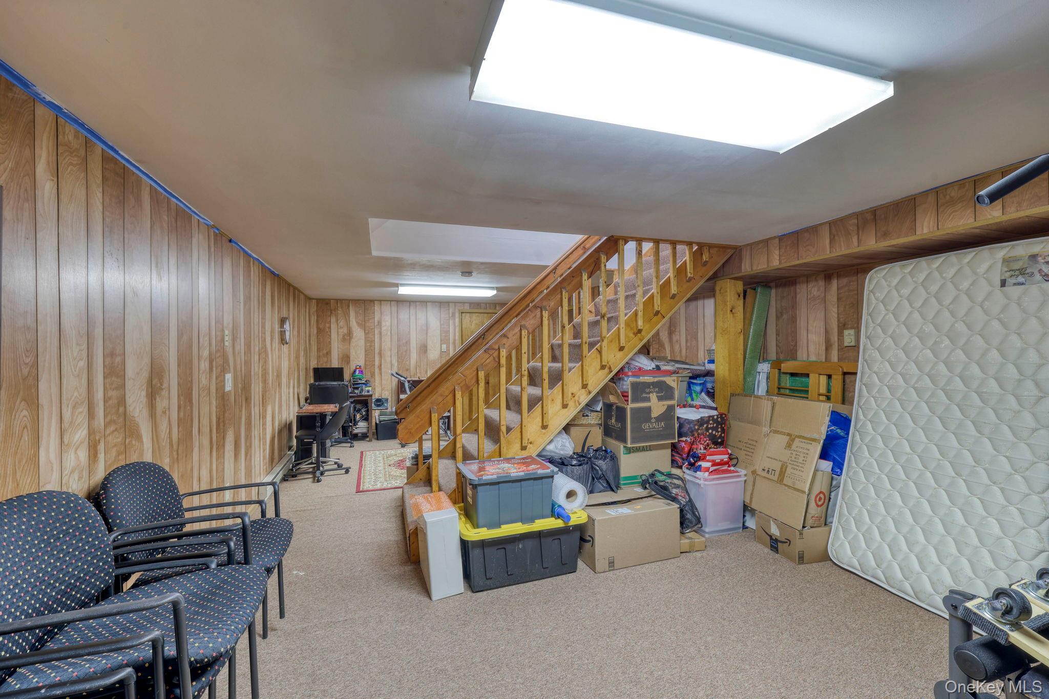 12 Nob Hill Road, Poughkeepsie, NY 12603