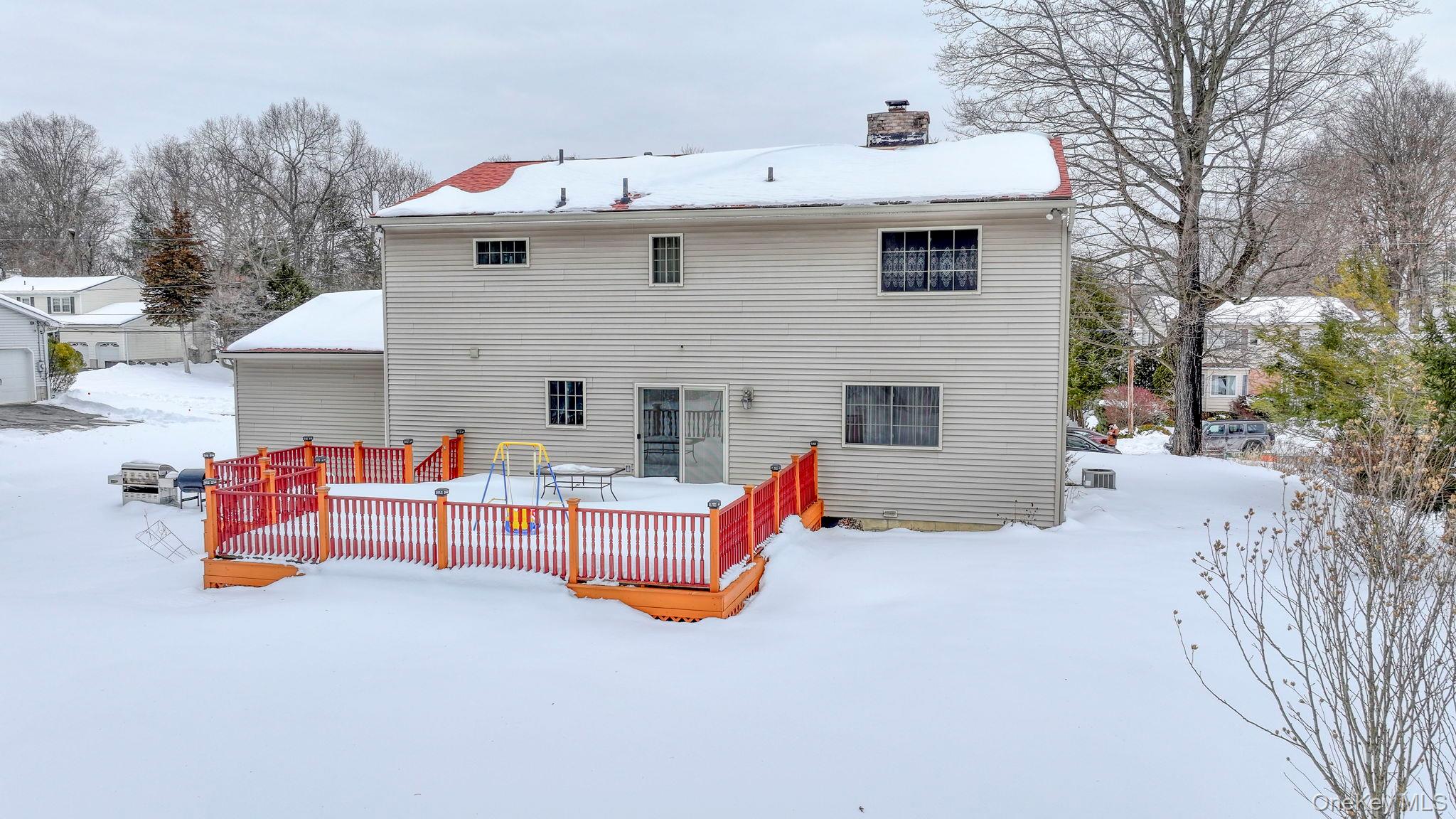 12 Nob Hill Road, Poughkeepsie, NY 12603