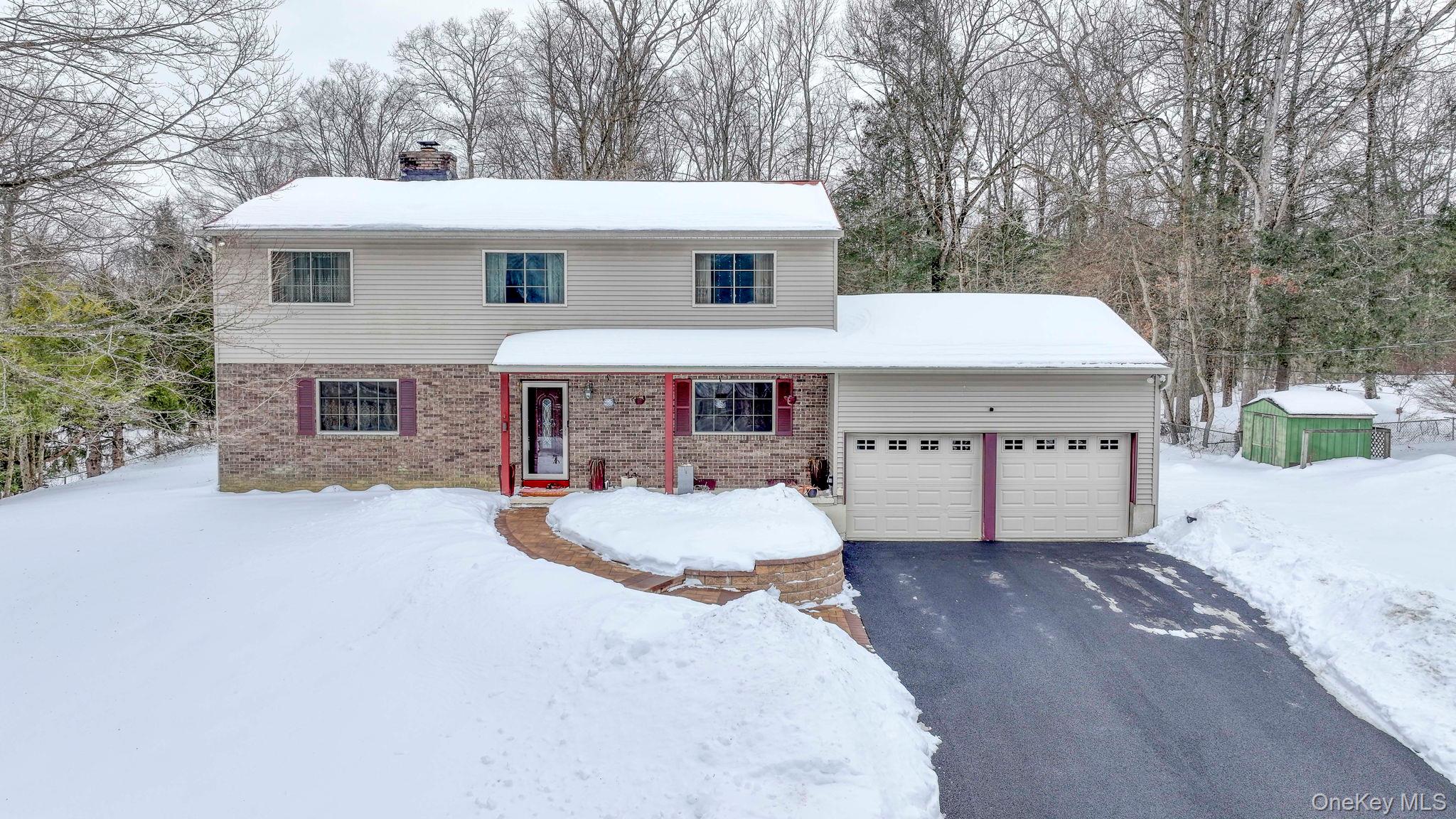 12 Nob Hill Road, Poughkeepsie, NY 12603