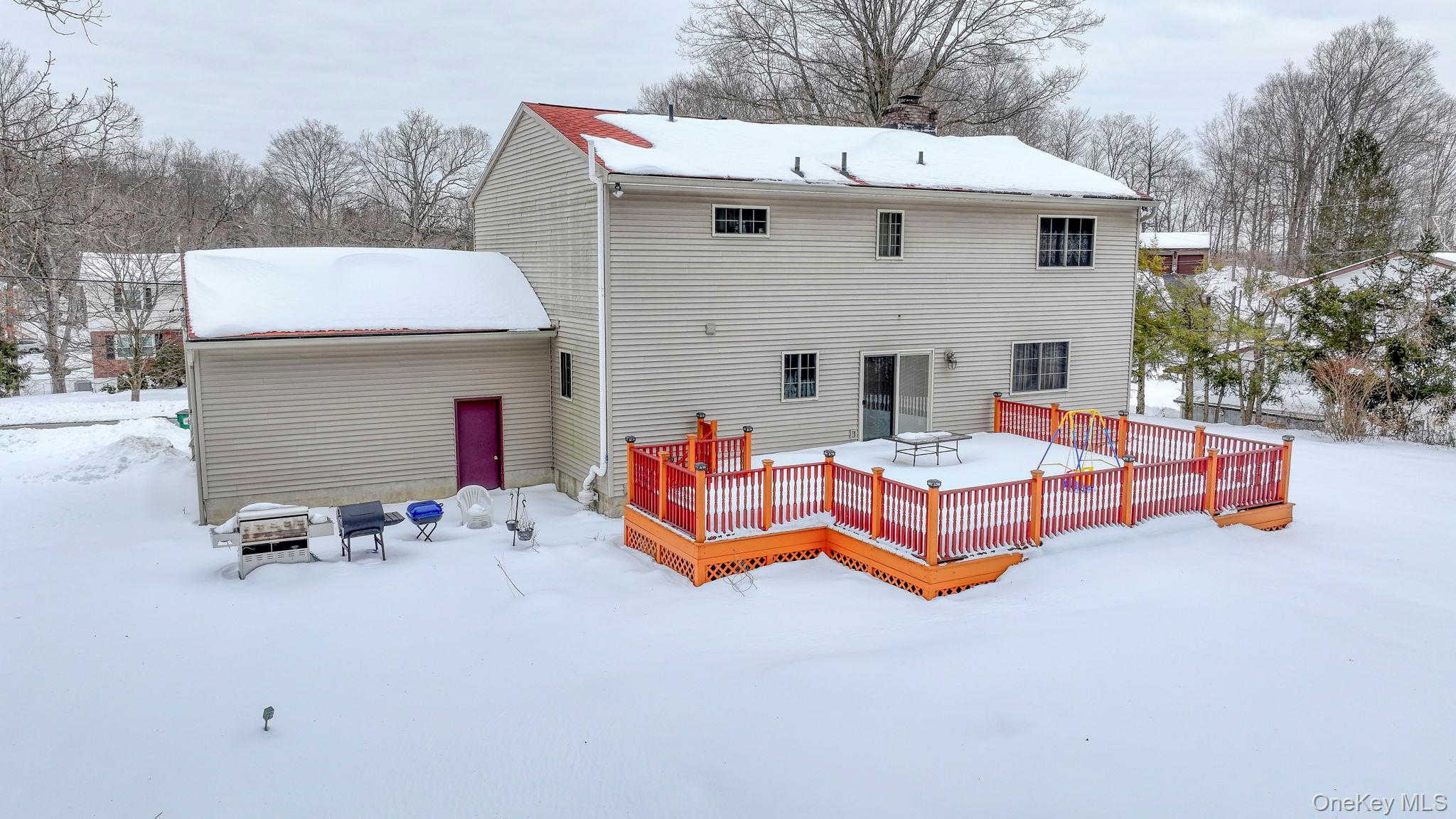 12 Nob Hill Road, Poughkeepsie, NY 12603