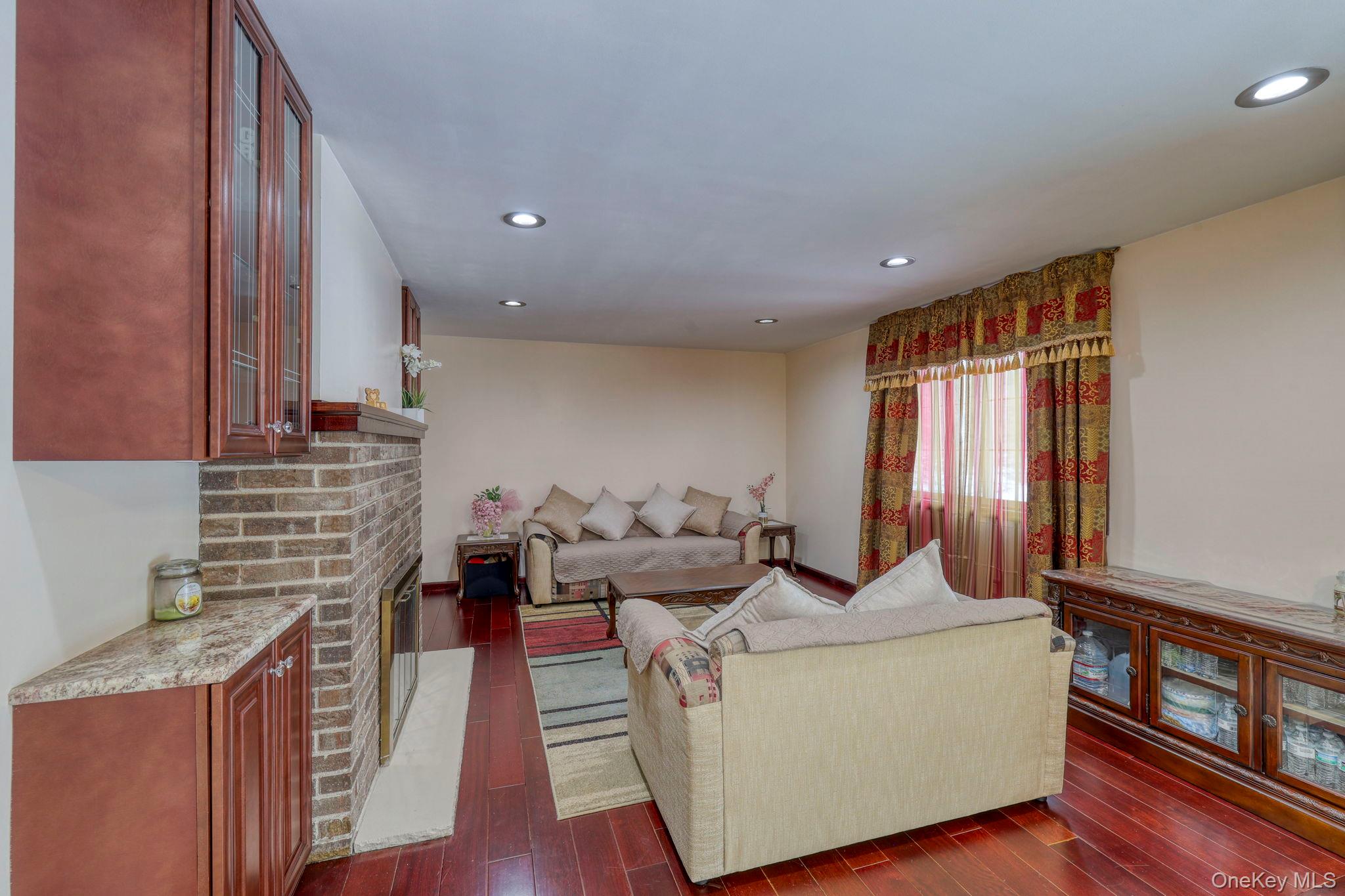 12 Nob Hill Road, Poughkeepsie, NY 12603