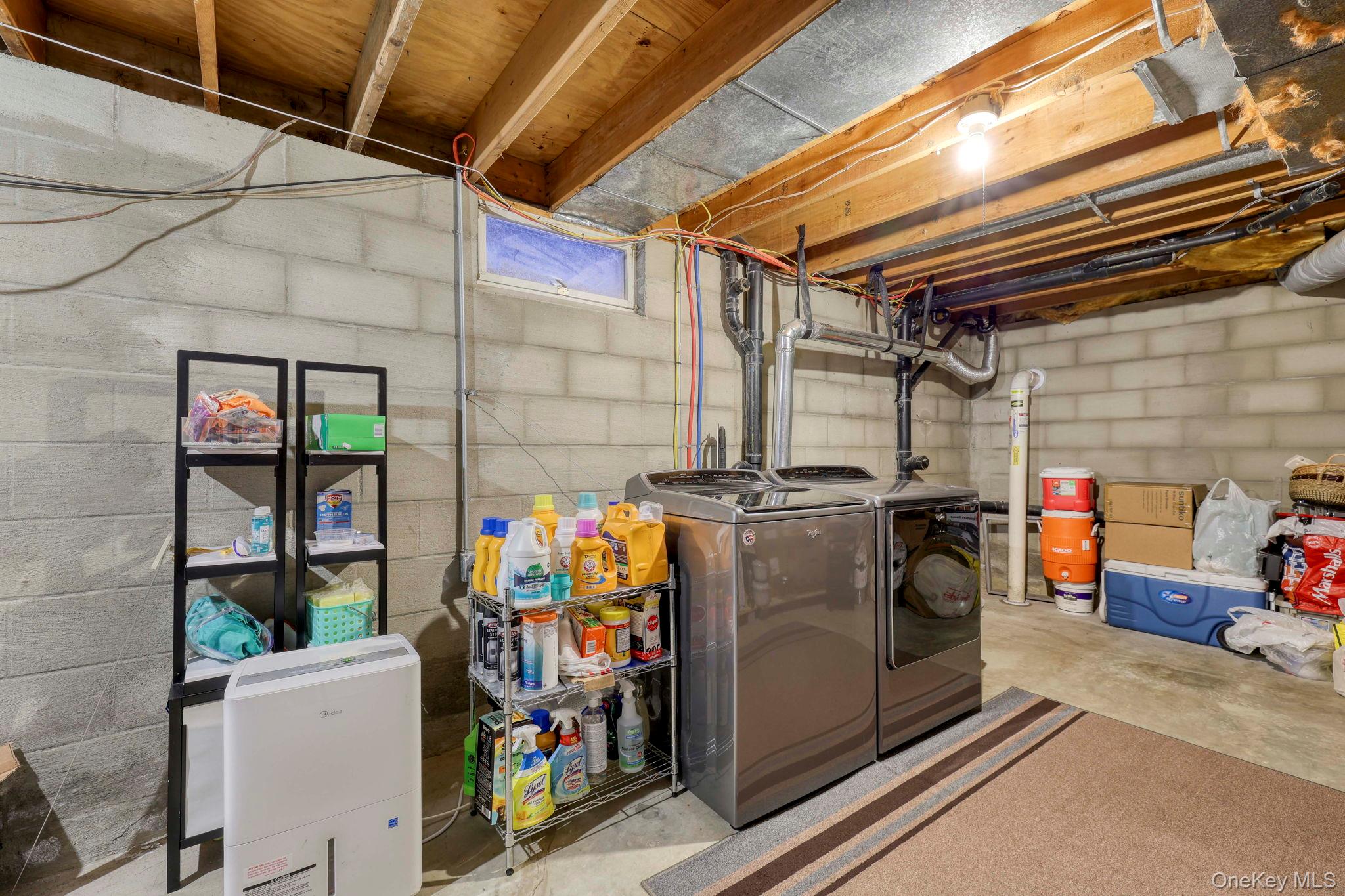 12 Nob Hill Road, Poughkeepsie, NY 12603