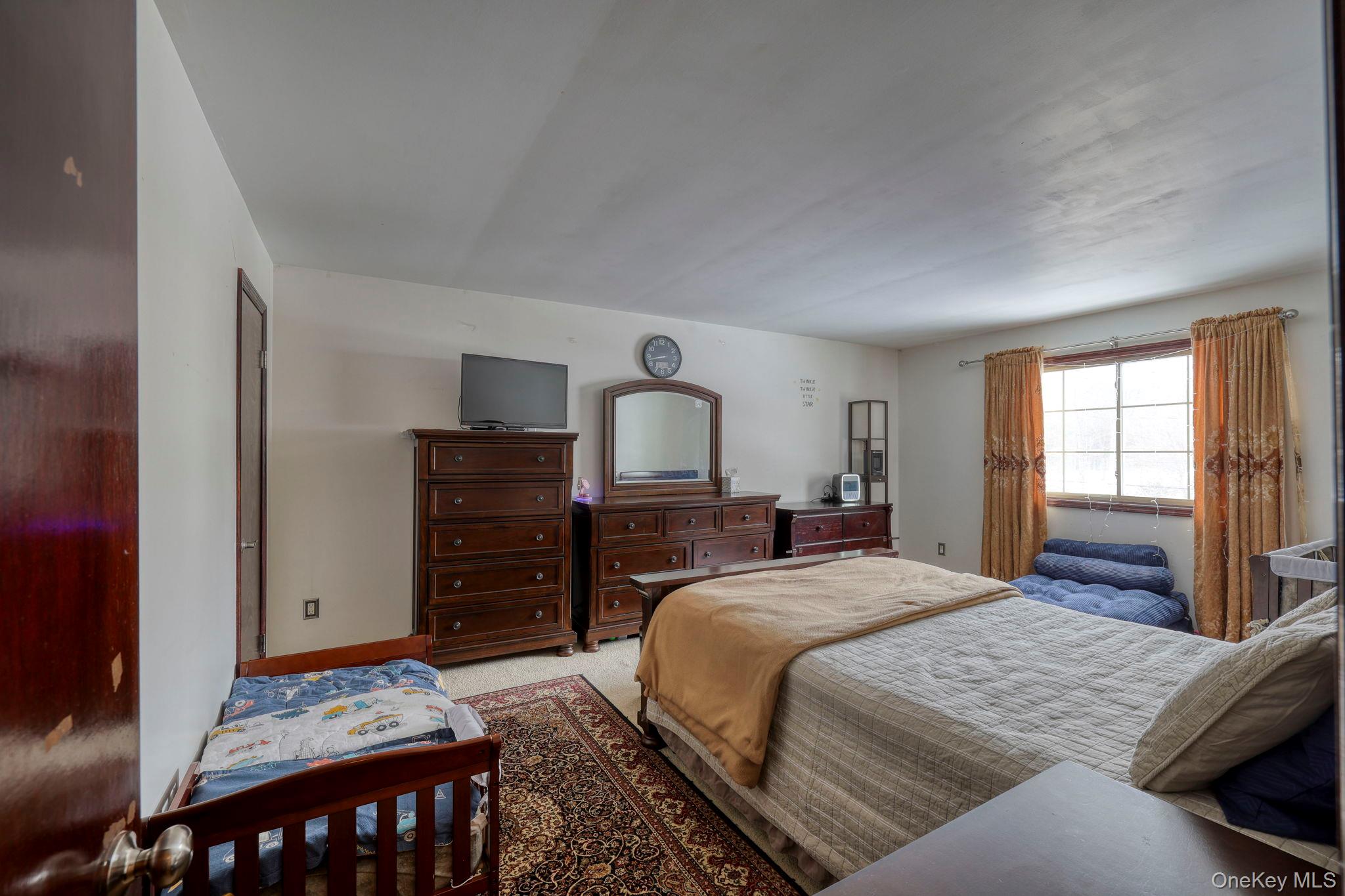 12 Nob Hill Road, Poughkeepsie, NY 12603