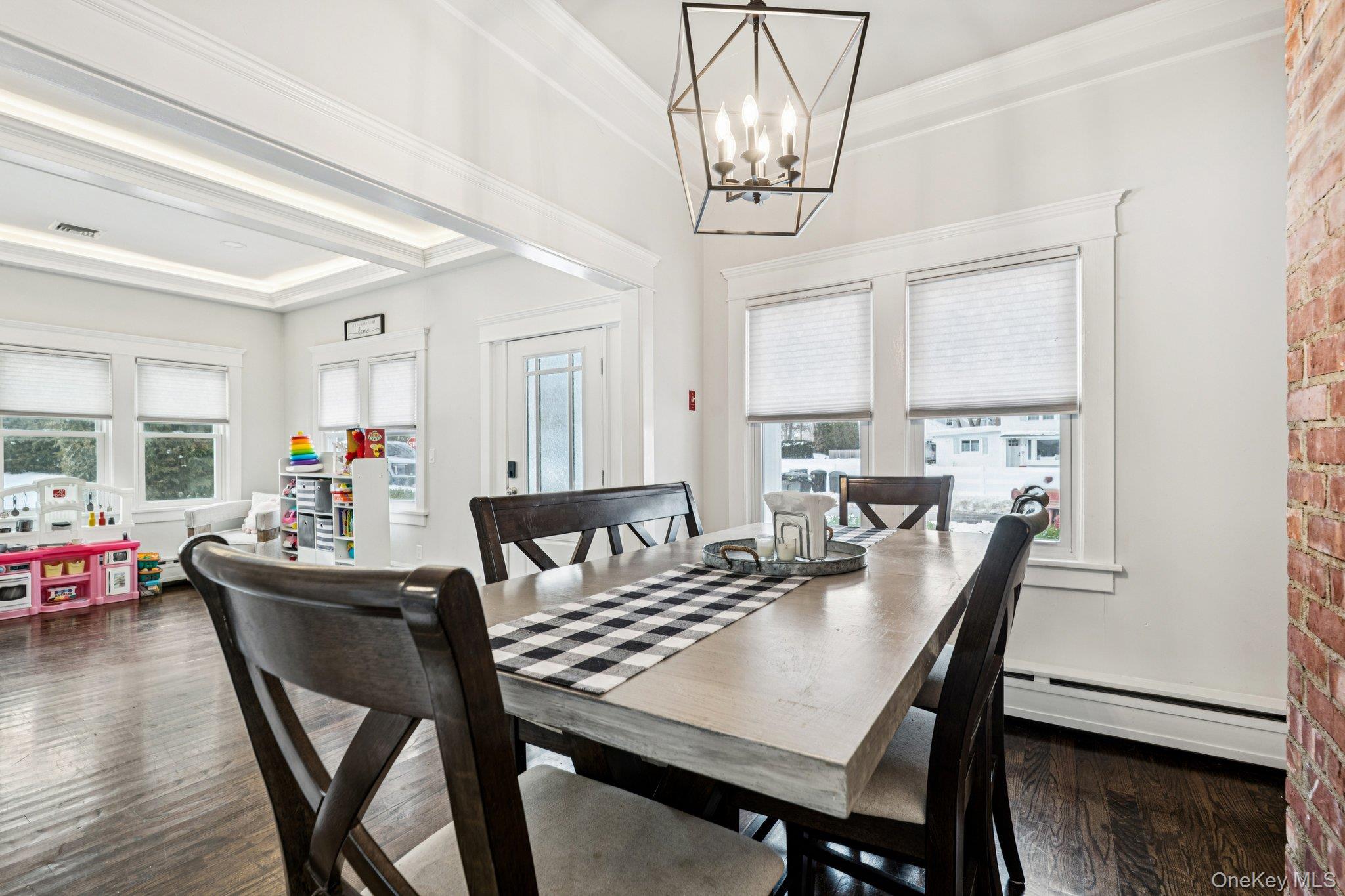 2 Oak Street, Smithtown, NY 11787