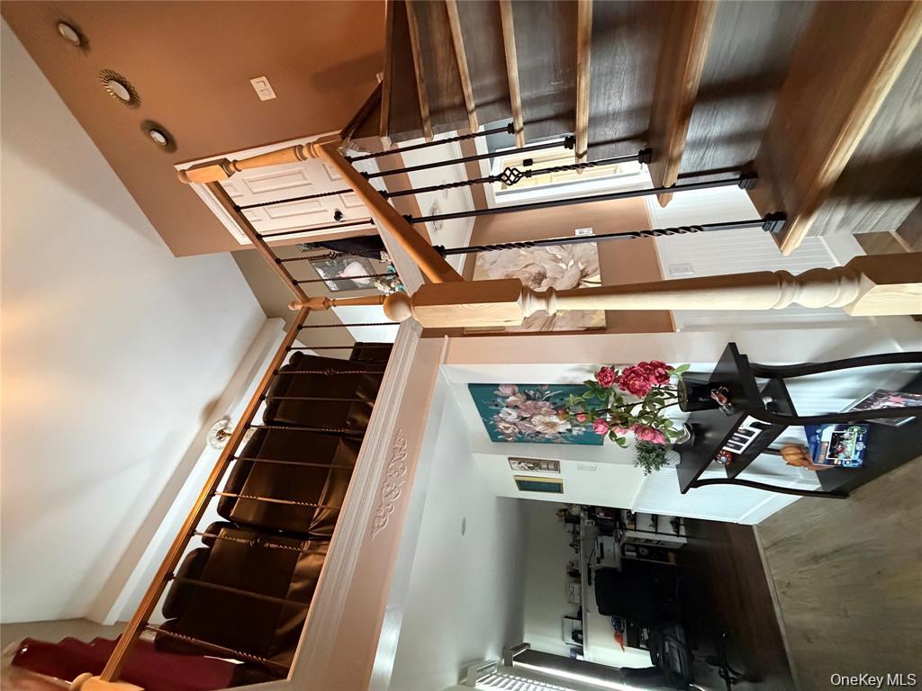 17 Hampton Road, Shirley, NY 11967