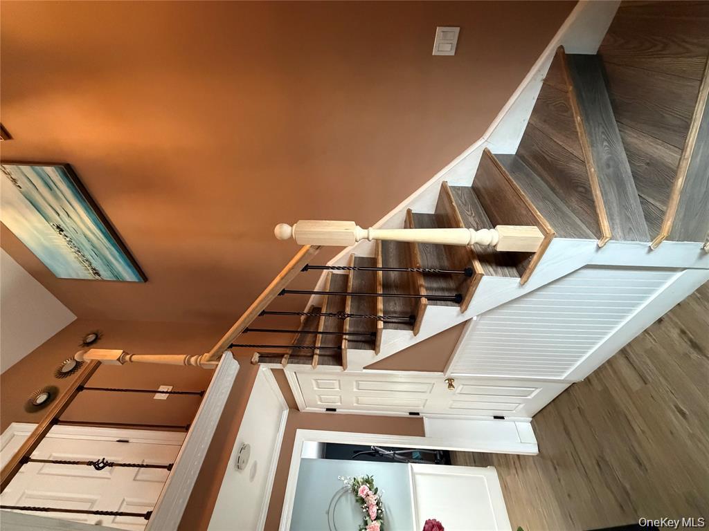 17 Hampton Road, Shirley, NY 11967