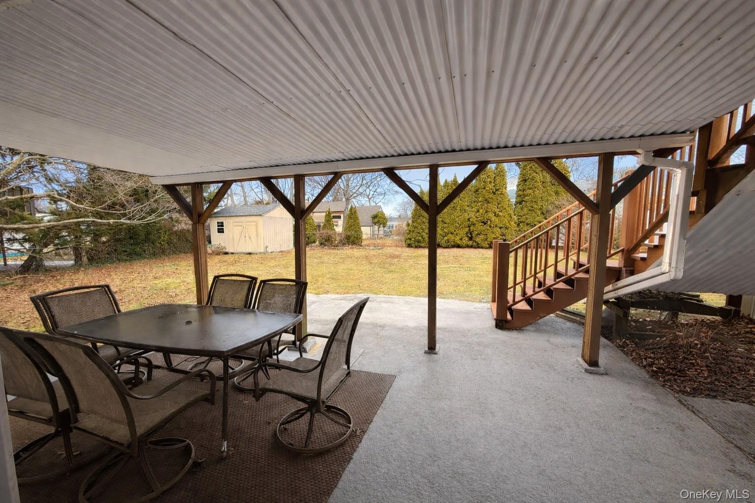 9 Columbine Avenue, Islip, NY 11751