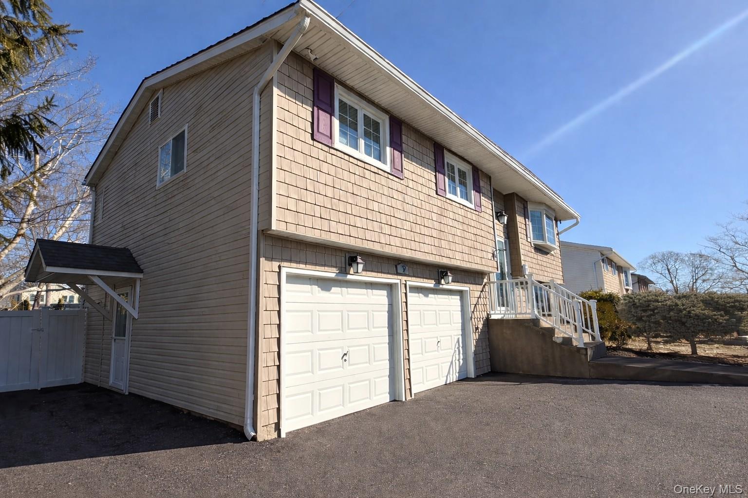 9 Columbine Avenue, Islip, NY 11751